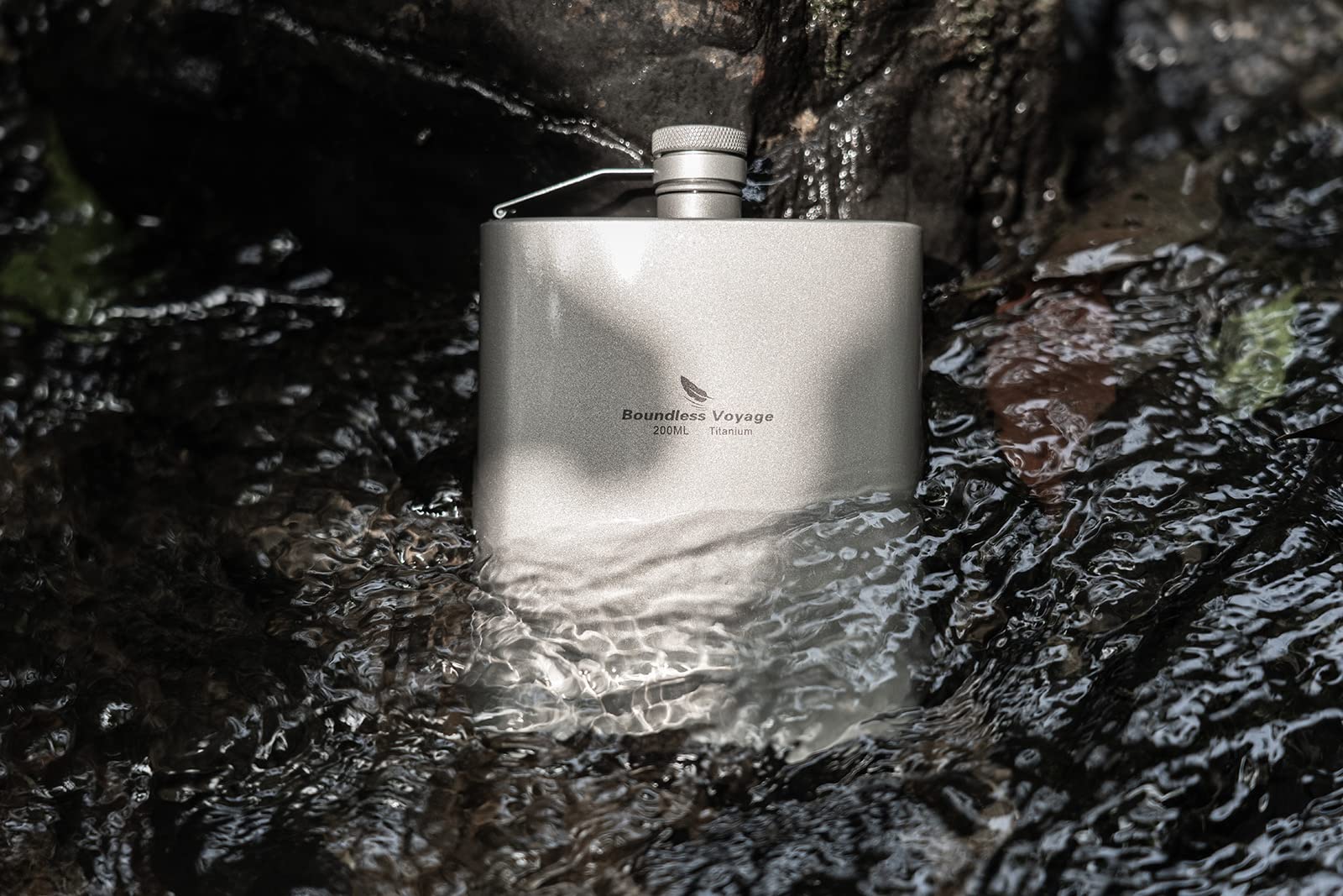Boundless Voyage Flasque de poche en titane 200 ml pour le camping ou le whisky