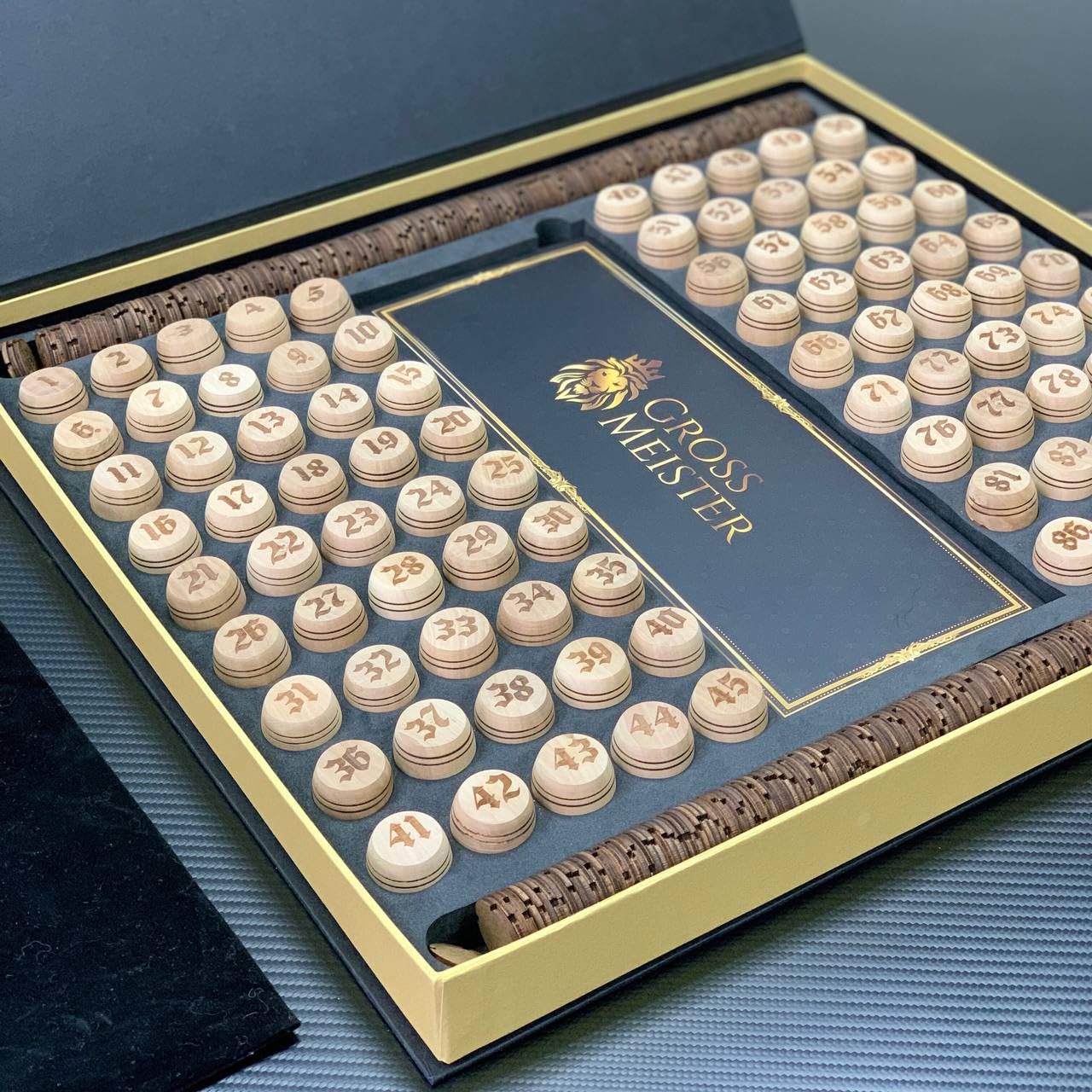 Ręcznie wykonana gra lotto premium z drewna – klasyczny zestaw bingo z ponumerowanymi drewnianymi beczkami i kartami do gry – gra towarzyska dla dzieci i dorosłych – gra rodzinna i gra