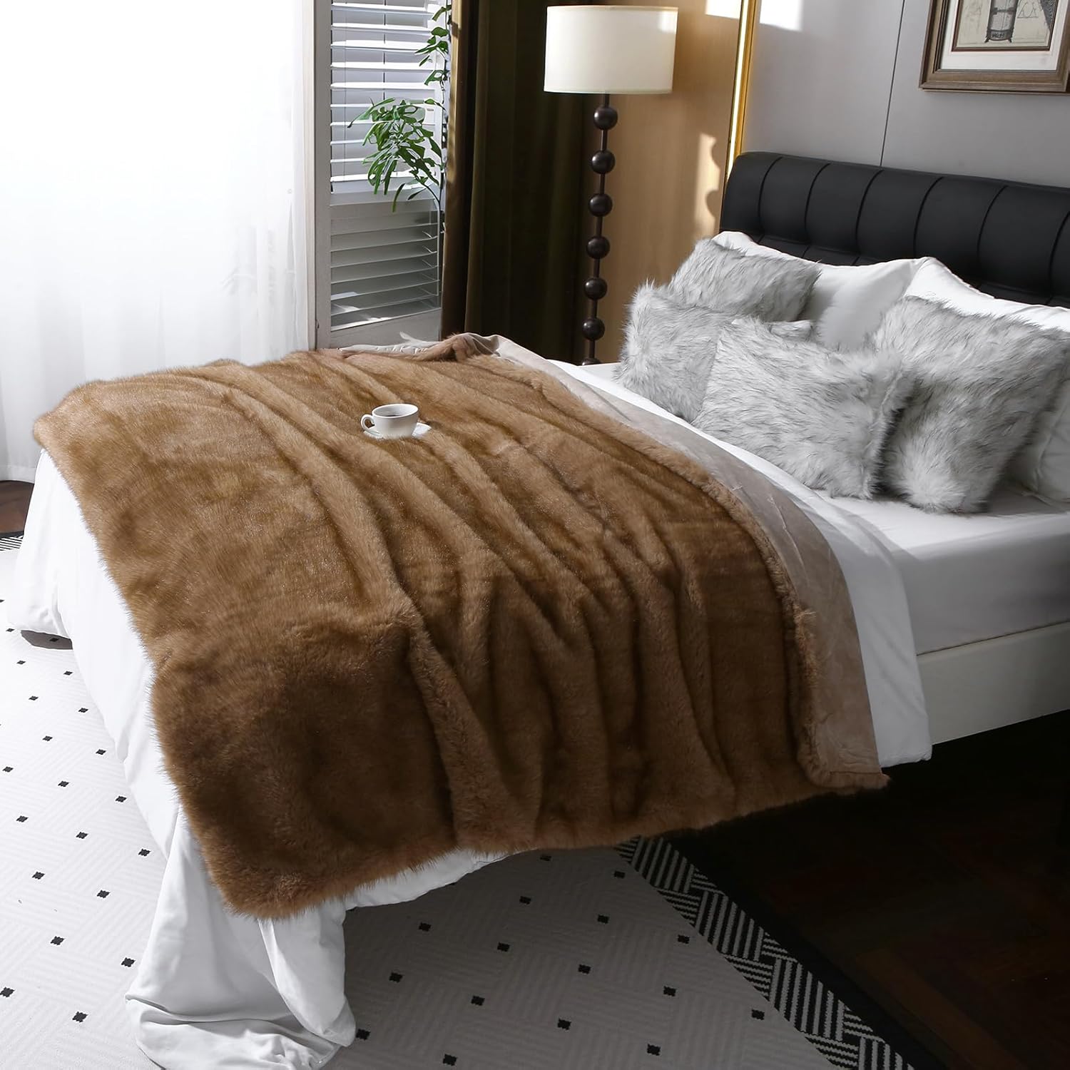 MERRYLIFE Luxury Thick Plush Faux Fox Fur Throw Blanket Warm Furry Cozy Soft Decorative Blanket Use for Couch Bed Travel Winter (PaleBrown,60" 80")