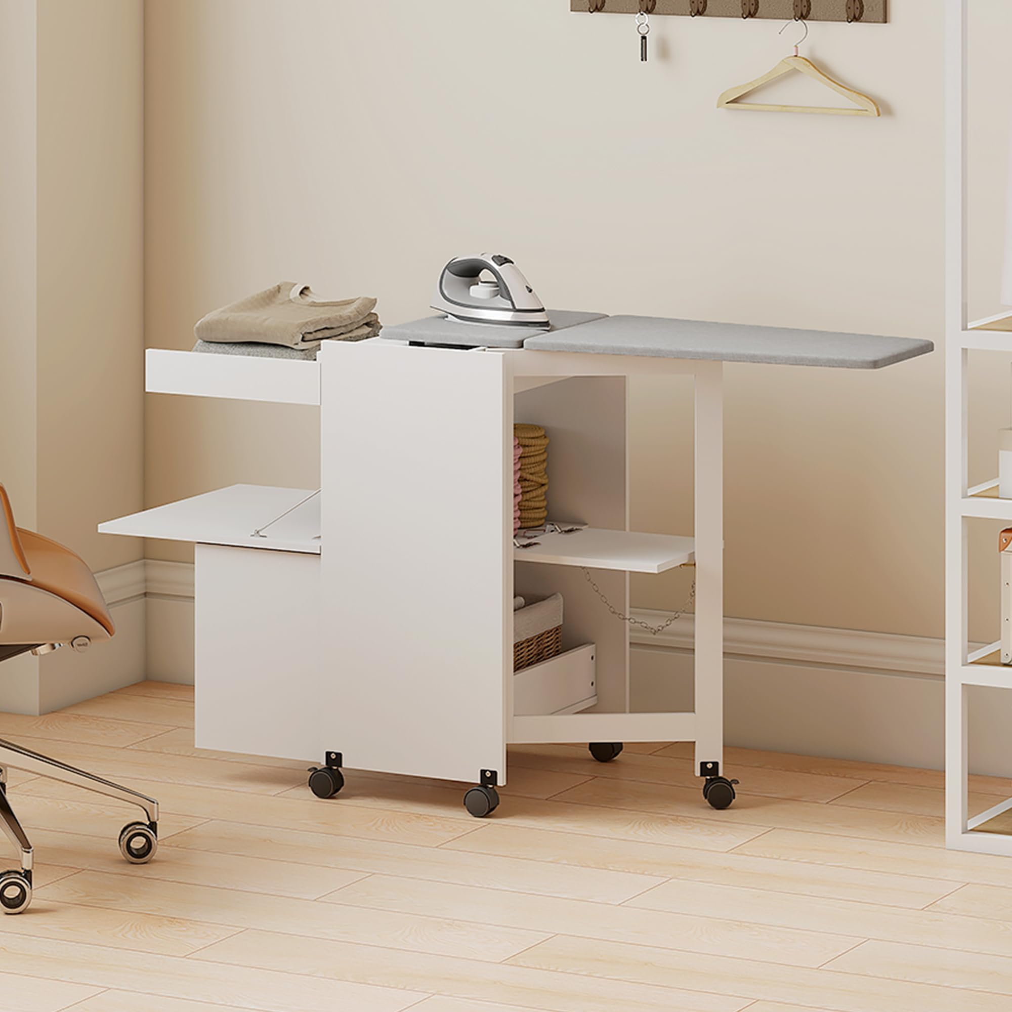HOMCOM Mobile Asse da Stiro Pieghevole con Ruote e Portaferro da Stiro, Mobile da Stiro Multiuso con Ripiani, Vano Aperto, per Lavanderia, Bagno, 154x55x87 cm, Bianco