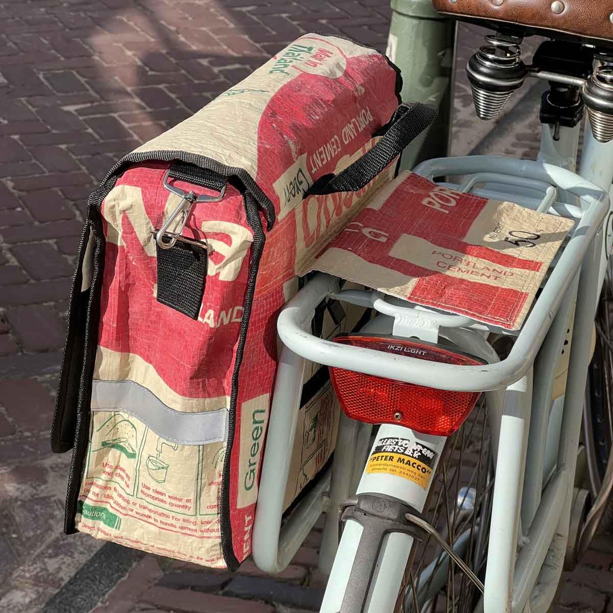 MoreThanHip Einzelne Fahrradtasche/Laptop-Tasche Einzelpacktasche aus recycelten Zementsäcken - Vannak - für Fahrrad und E-Bike - Upcycling - Nachhaltig - Öko - Vegan (Elefant)