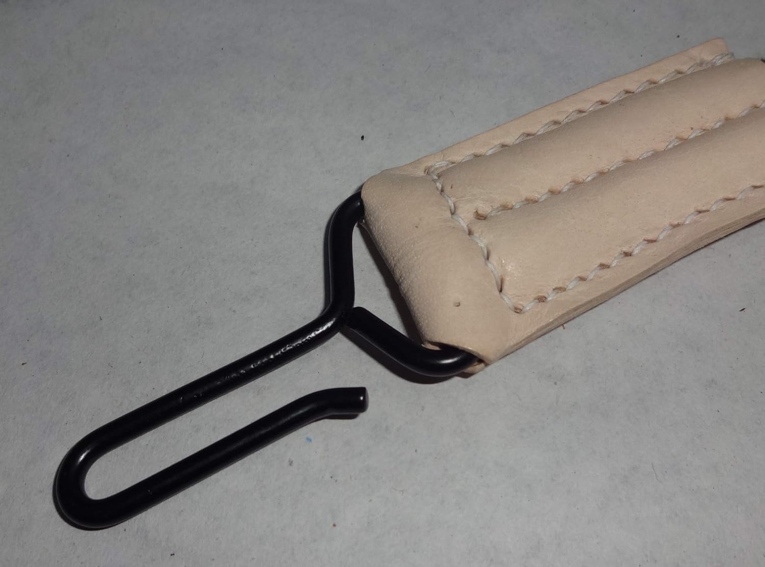 warreplica WWII US Army M1911/M1911A1 .45 Lanyard, authentic reproduction, durable leather, historically accurate accessory for collectors and reenactors.