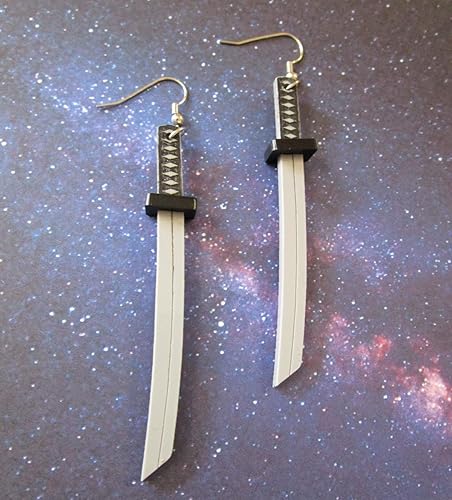 Vista 7 de Aretes de disfraz de espada samurái japonesa, bonito detalle, acrílico ligero con ganchos hipoalergénicos sin níquel
