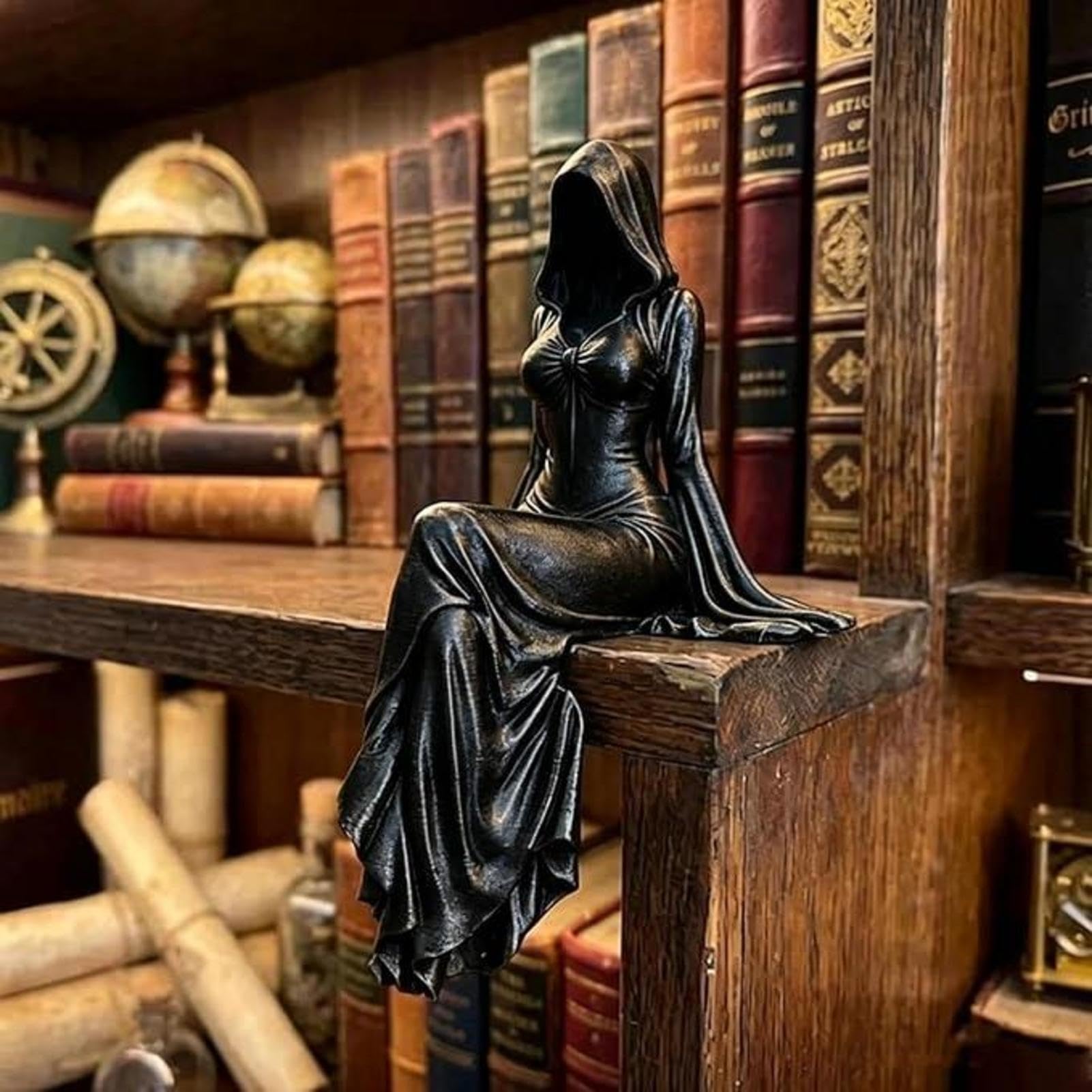Wunuii Lady Reaper - Ethereal Hooded Figure Sculpture, Gothic Ethereal Sitting Statue, Mysterious Faceless Ghost Resin Figurine, For Home Office Bedroom Halloween Decor