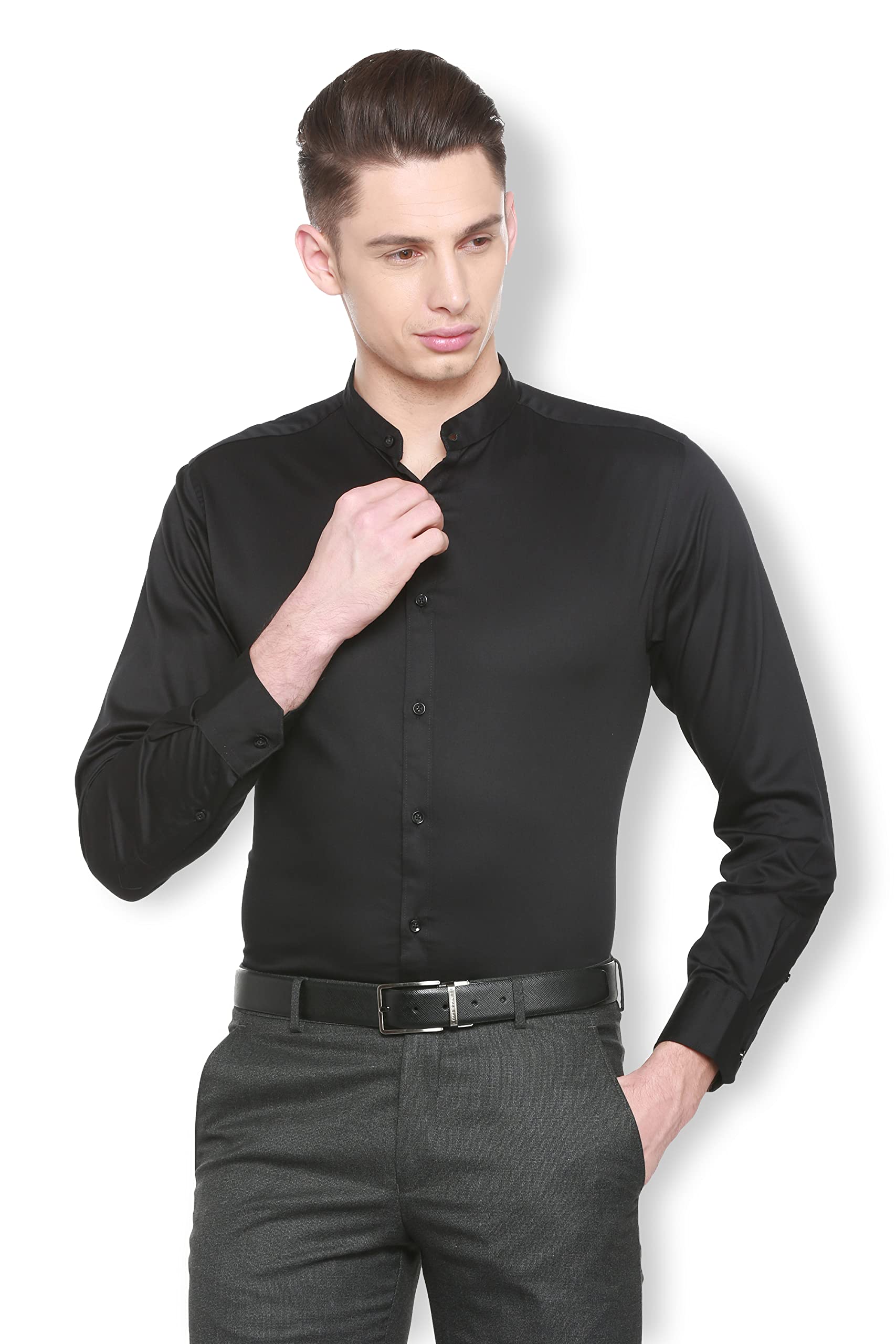Van HeusenMen's Solid Slim Fit Casual Shirt