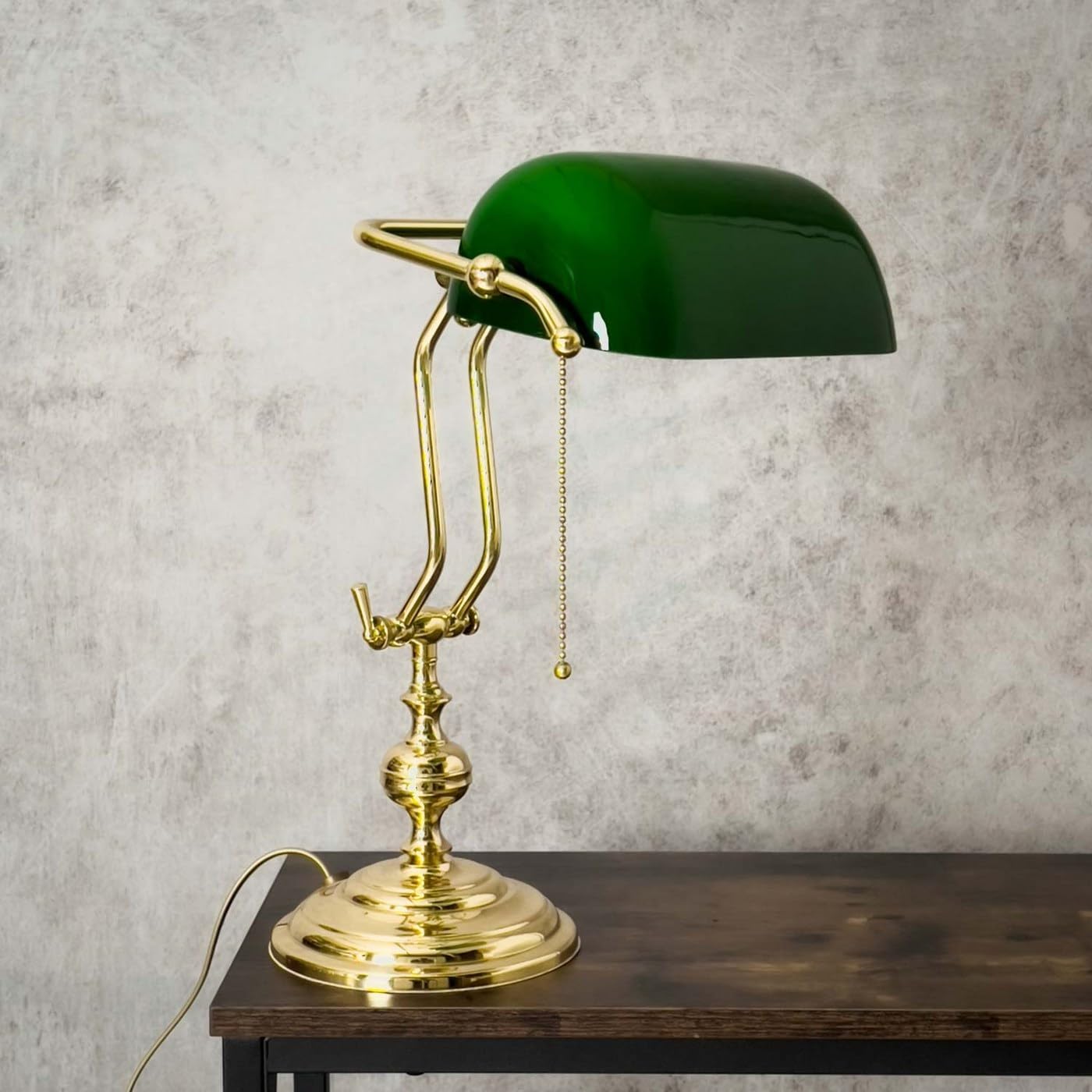Lámpara de estudio de latón pulido ministerial con cristal verde