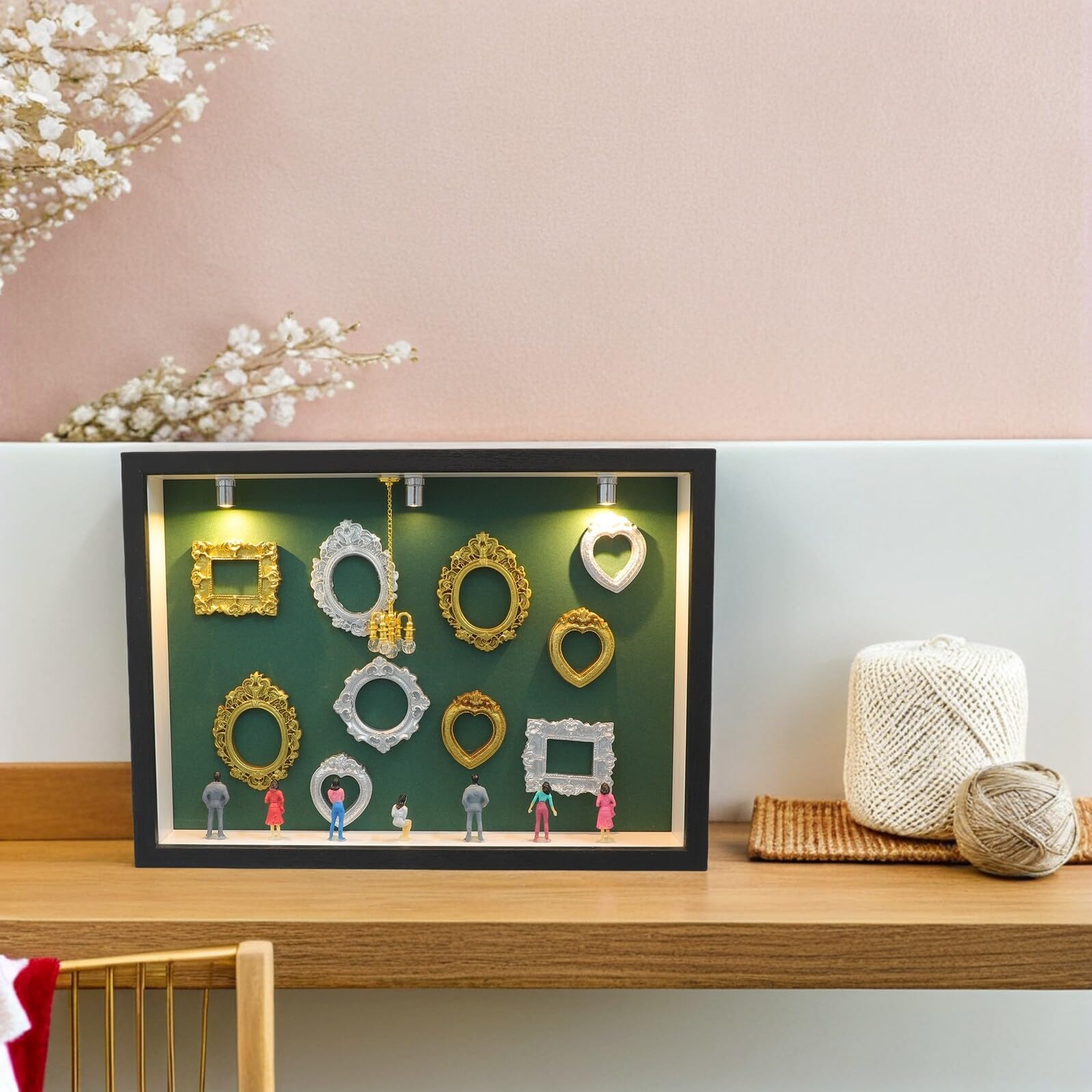 TOYANDONA Mini Drewniana Gablota Typu Shadow Box z Przezroczystą Pokrywą Kompaktowa Ramka Do Zdjęć DIY Idealna Do Ekspozycji Figurek Dekoracji Ślubnych i Domowych Pamiątek
