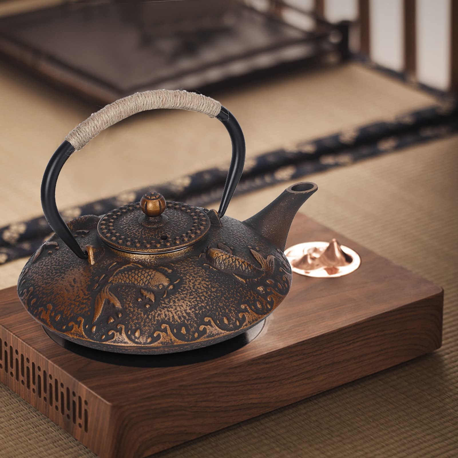 Wasserkocher im japanischen Stil, 0,9 l, Teekanne aus Gusseisen, Koi-Fisch-Muster, Eleganter Teekessel, Wasser-Teekanne mit Deckel zum Sammeln