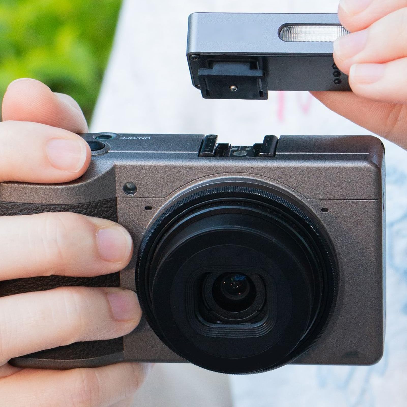 Cuifati Flash per Fotocamera per RicohGR, 2 modalità Regolabili Flash con Slitta a Contatto Caldo per Fotocamera Digitale RicohGR4 GR3, Esterno Ricaricabile con Porta di Tipo C