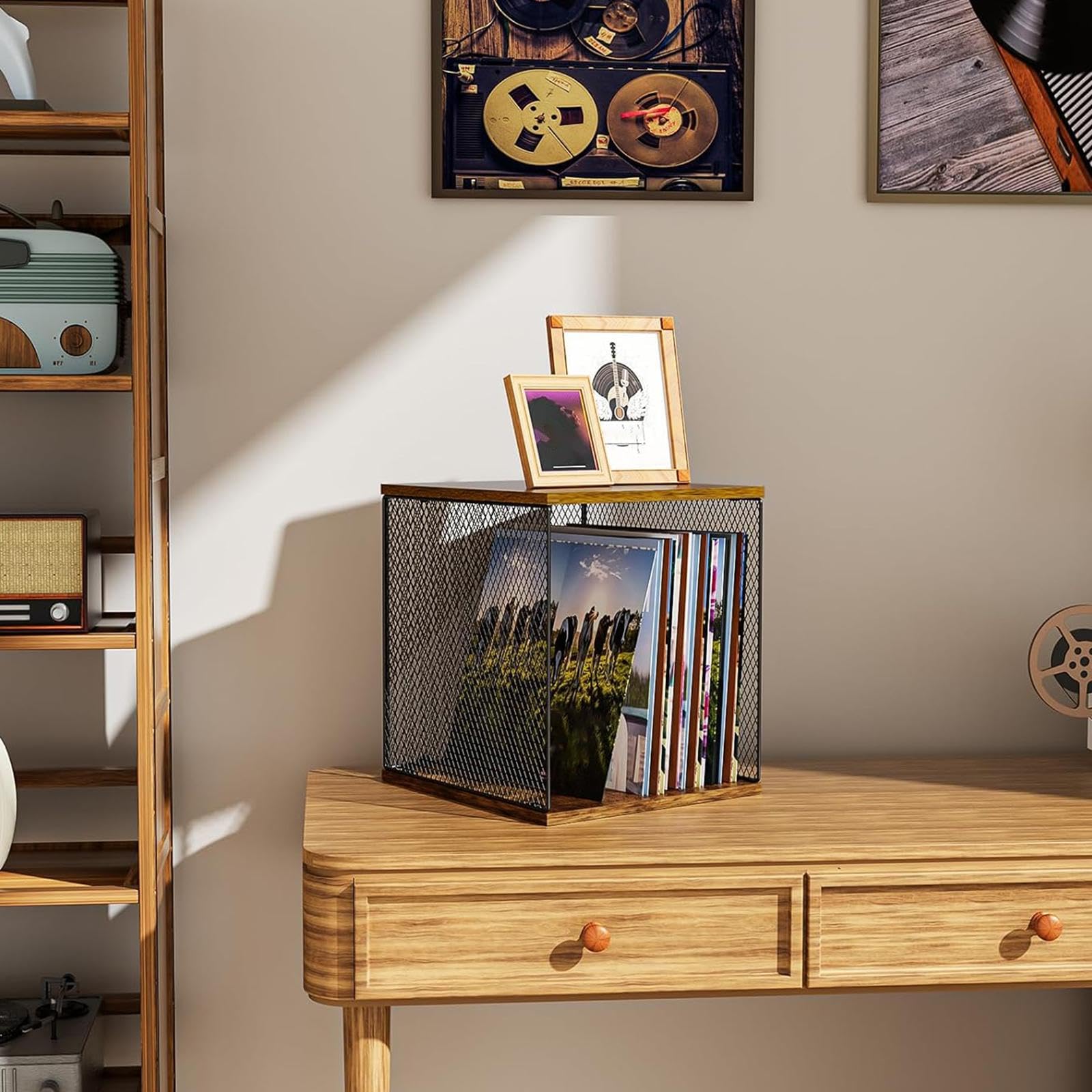 Scatola portadischi in vinile progettata per contenere 50-60 dischi. La funzione impilabile aggiunge flessibilità alle soluzioni di archiviazione. Supporto per dischi in vinile.