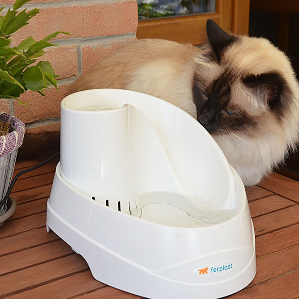 Ferplast Fuente automática para Gatos y Perros Vega, dispensador de 2 litros de Agua para Animales, Incluye Filtro de carbón Activo, 23 x 30 x h 16 cm Blanco