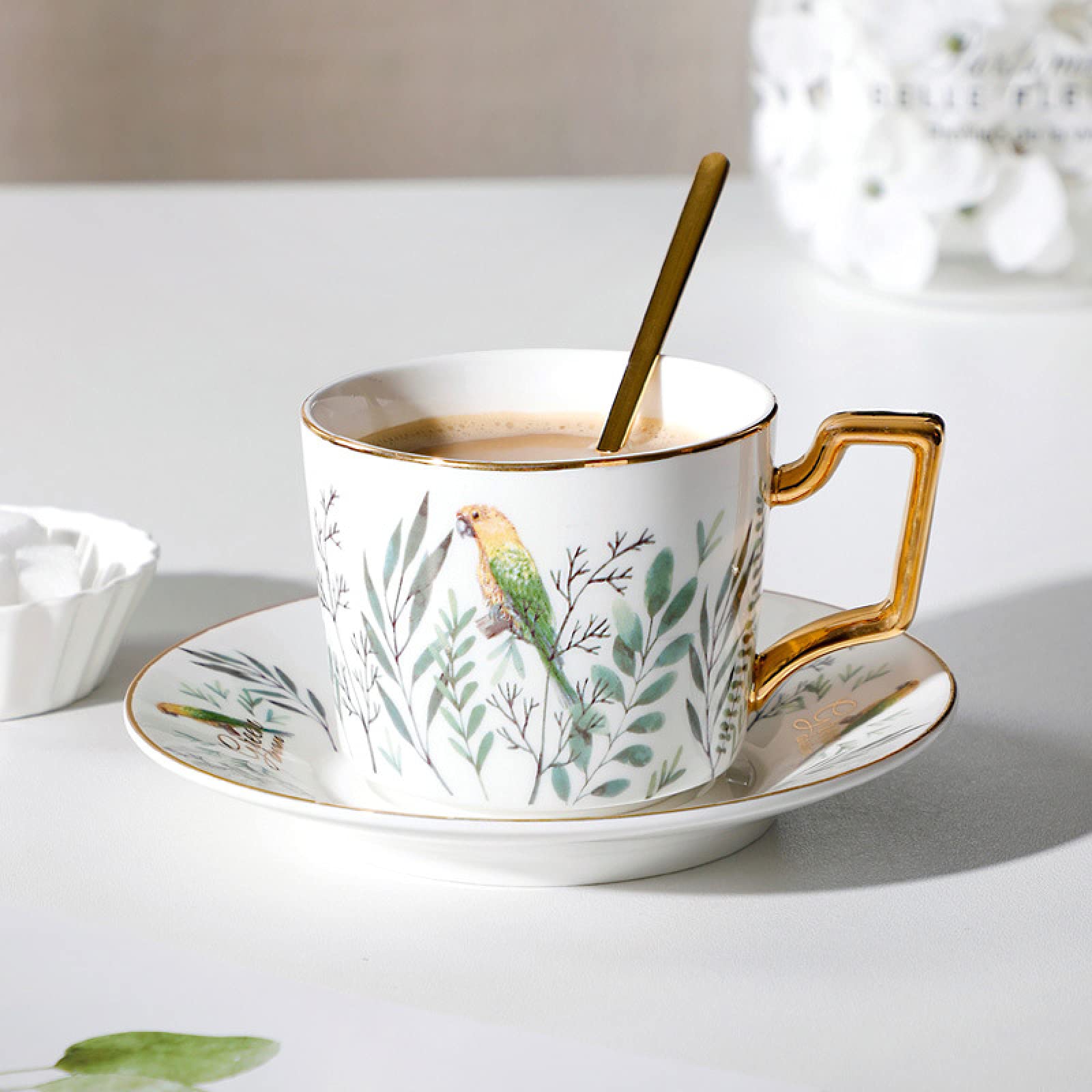 Porcelanowy zestaw do herbaty - elegancki chiński zestaw filiżanek do kawy i spodków ze stojakiem ekspozycyjnym dla luksusowego doświadczenia herbaty