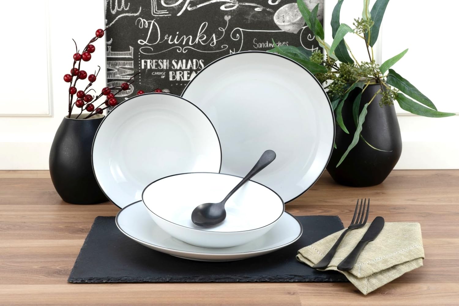 Creatable Zastawa stołowa – porcelana – dla 6 osób – biała z czarną krawędzią