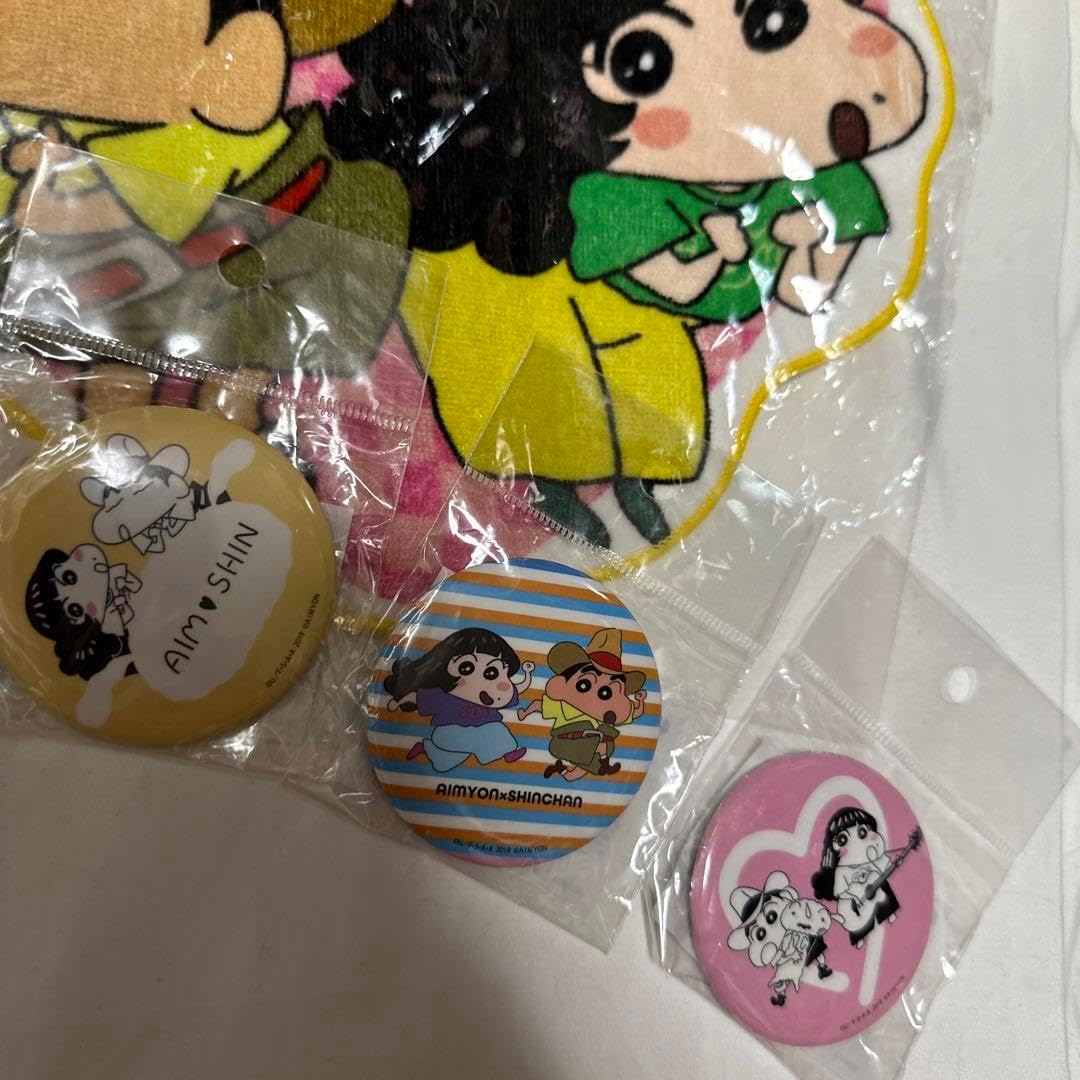 くれよんしんちゃん あいみょん コラボ品 ハンカチ 缶バッチ3 アクキー セット