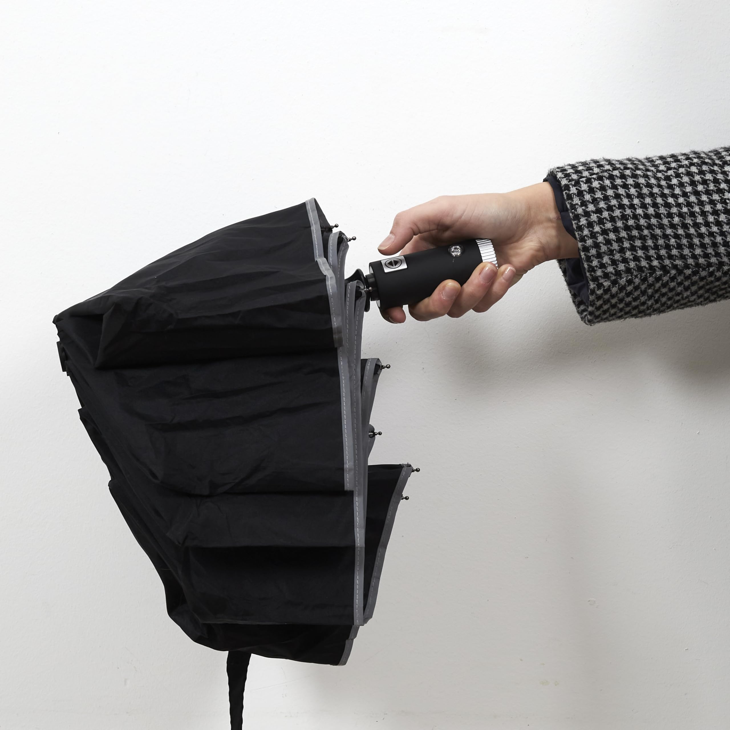 CMP Automatic Umbrella with Integrated Flashlight/Diameter: 94 cm