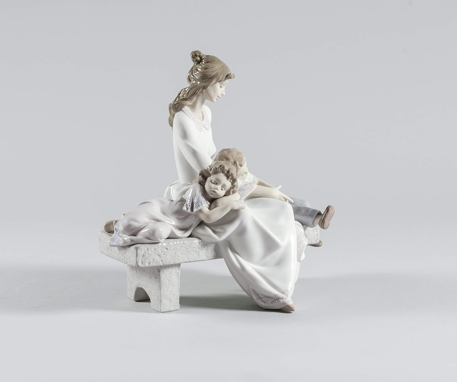 LLADRÓ an Afternoon Nap Mother Figurine. Porcelain Mother Figure.