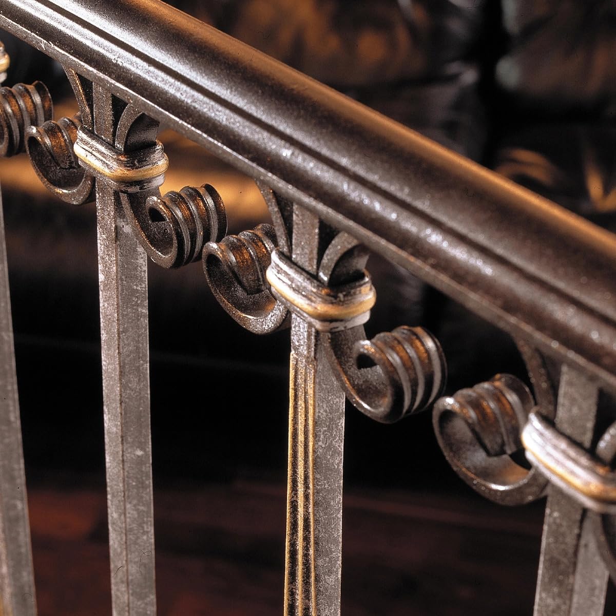 Metalli Riccio decorativo in ferro battuto a C piatto 12x6 dimensione 110x60 mm Set da 2 pezzi Made in Italy