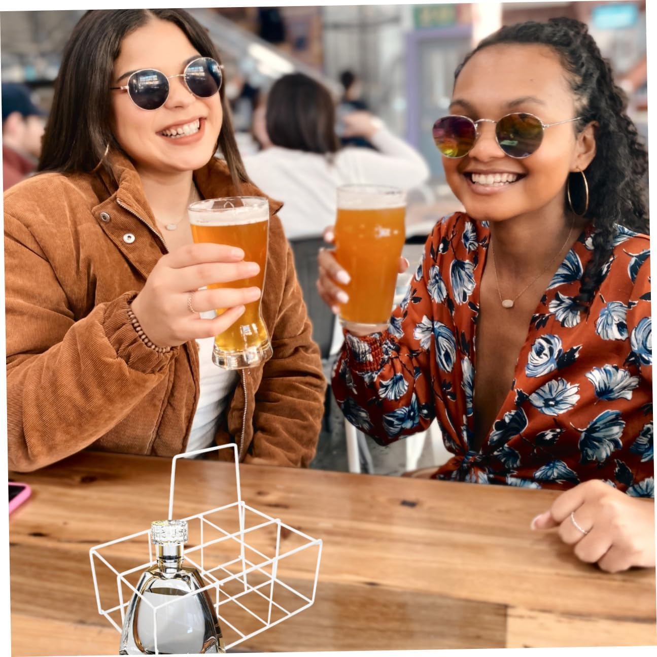 Ciieeo Handheld Milk Storage Bottle Holder Creative Iron Bottle Rack Beer Organizer