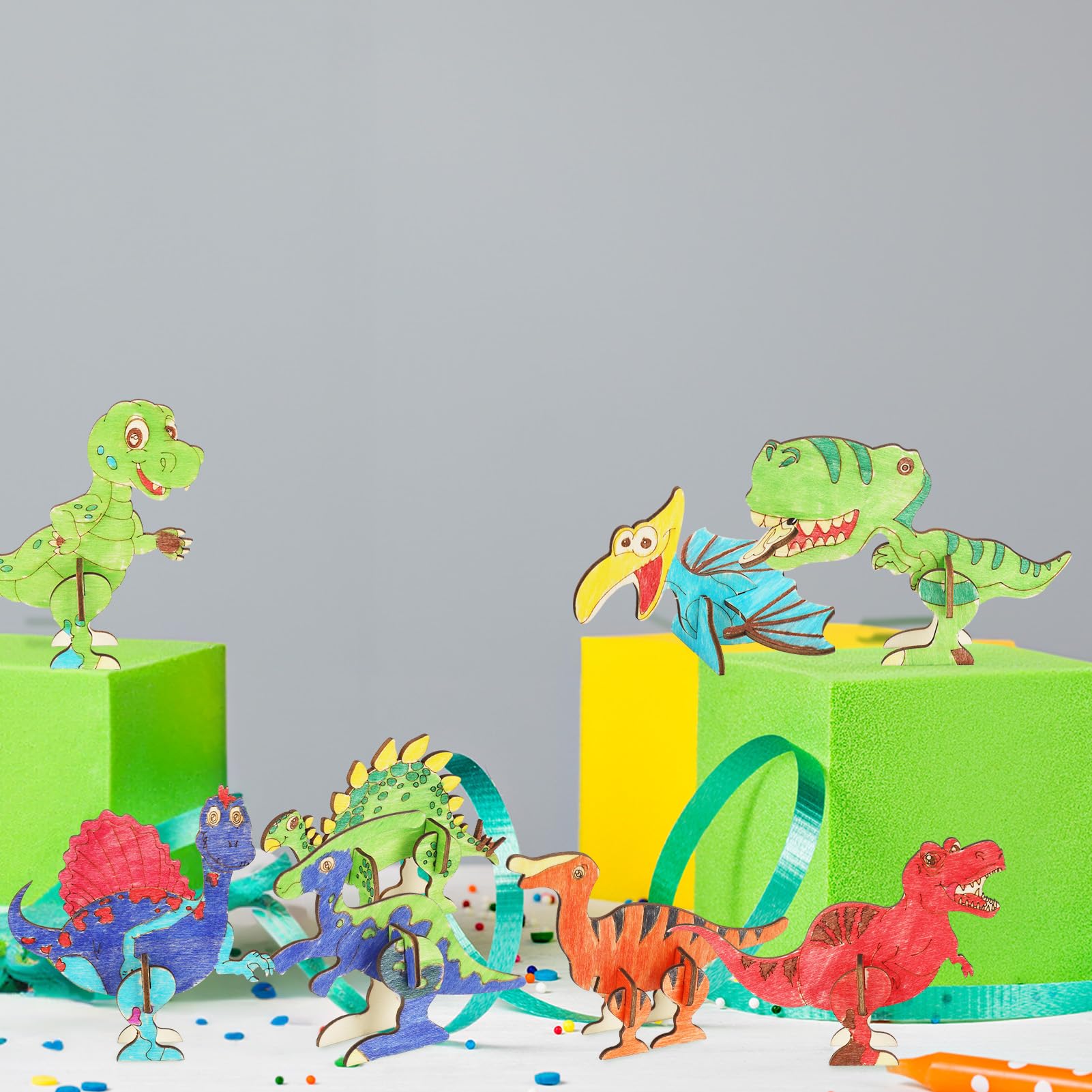 Kit Bricolage Dinosaures En Bois 28 Pièces – 8 Formes, Crayons, Yeux, Strass, Corde, Pour 3+