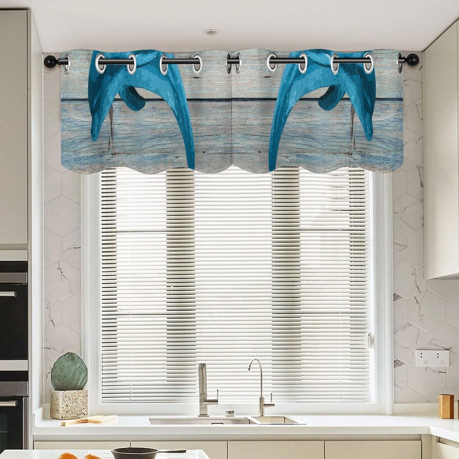 Rideaux courts de salle de bain pour protéger votre intimité des regards indiscrets