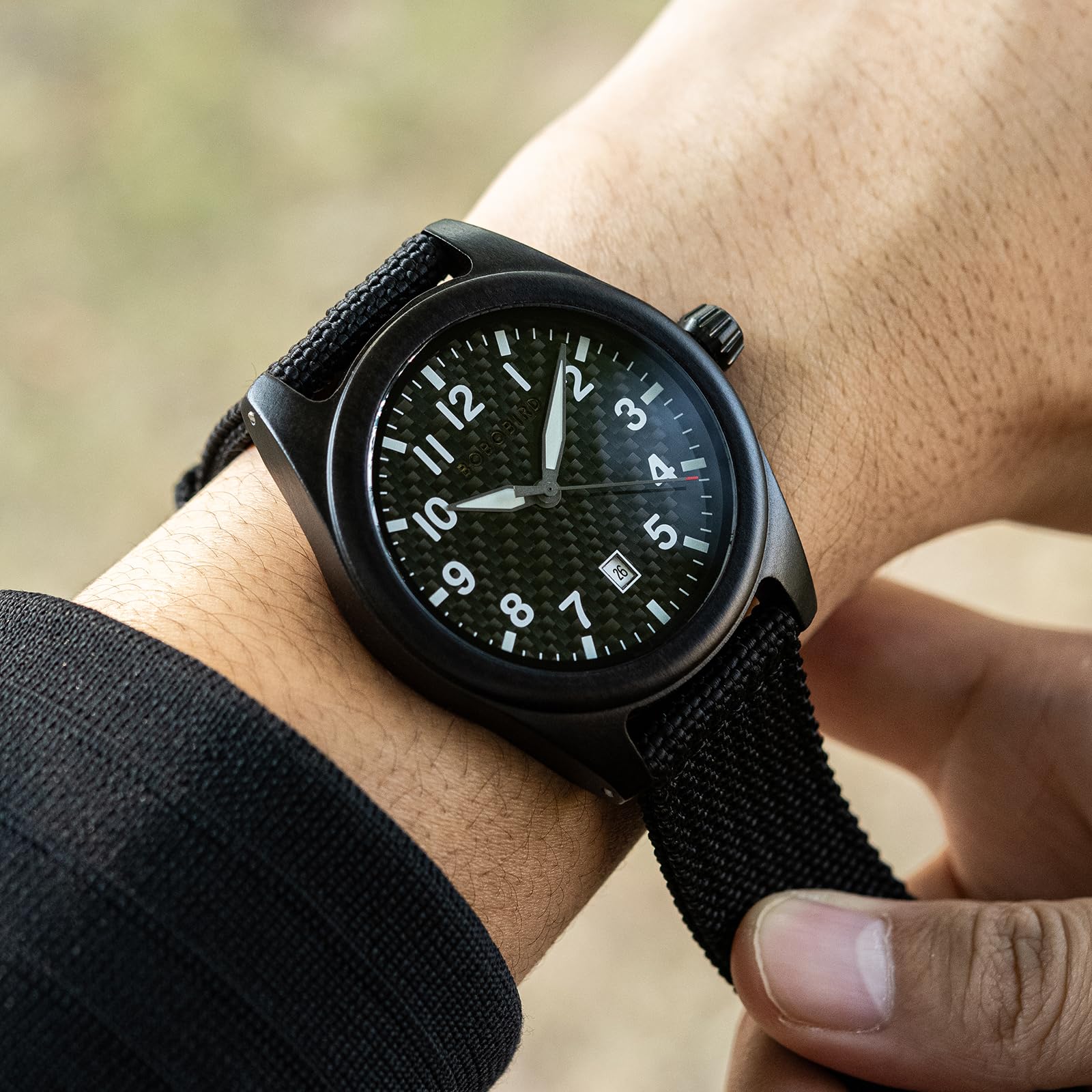BOBO BIRD Orologio casual e da lavoro in legno con cinturino in nylon, quadrante in fibra di carbonio, movimento al quarzo giapponese, orologio da polso leggero con visualizzazione della data