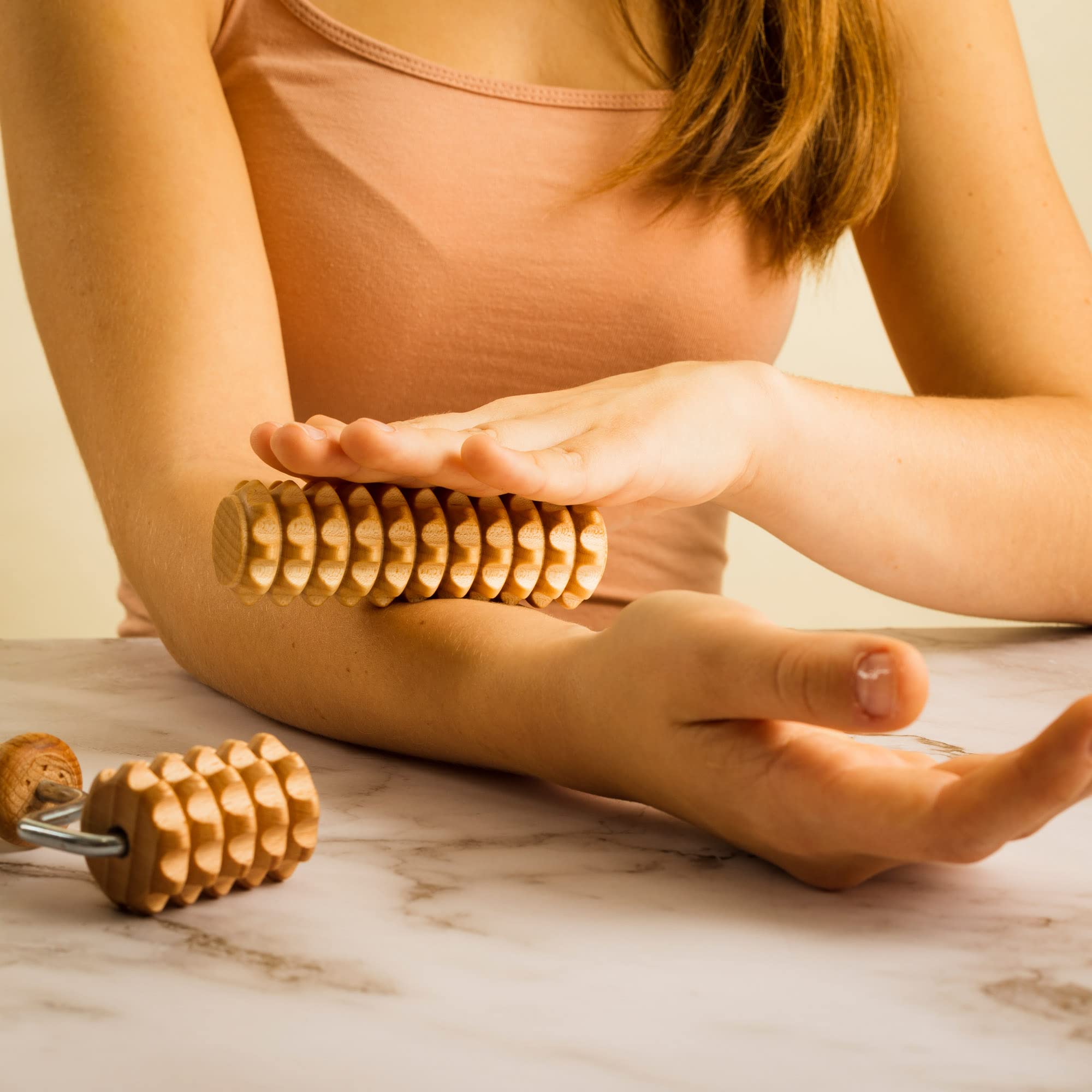 Tuuli Rouleau de massage en bois pour le corps et le visage, aide à soulager les tensions musculaires et à soutenir la santé de la peau, outils de massage naturel du visage, lot de 2 (2 pièces A)