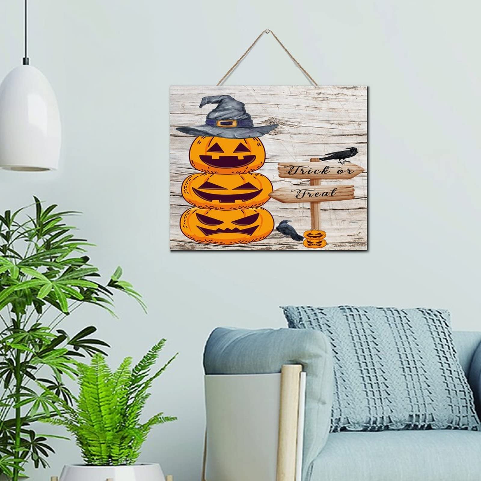 Chapeau de sorcière effrayant sur panneau bois Halloween gravé 25x30 cm