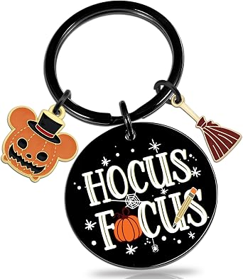 OEHEDOU Skull Decor Skull Keychain Gifts For Women Men Ghostface Keychain For Women Men Boys Girls Spooky Gift For Women Birthday Witchy Present Pumpkin Keychains