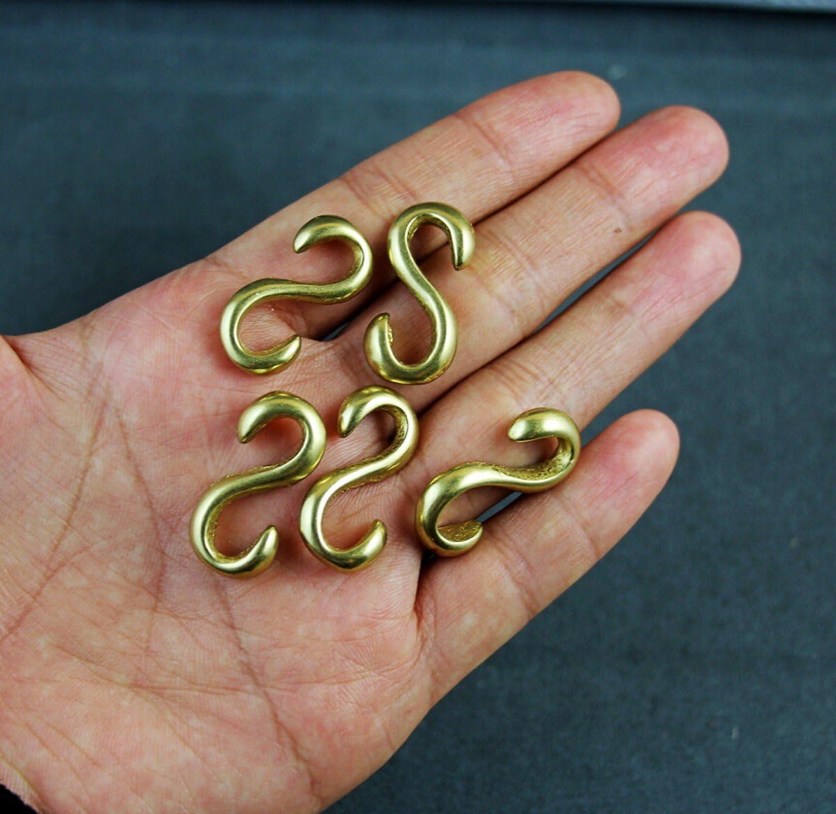 WellieSTR 5 Pieces Solid Brass S Hook Clasp Connector to Attach Leathercraft Bracelet, Bag, Jewelry, Necklaces or Small Pendants image 4