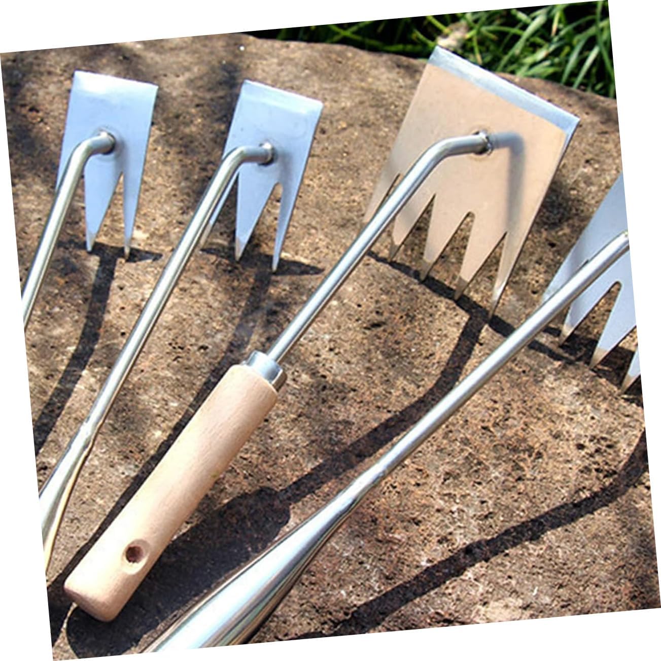 ibasenice 4pcs Ergonomic Multi-Function Weeder Tool for Garden Rake Comfortable Grip for Manual Removal of and Roots Tight Spaces
