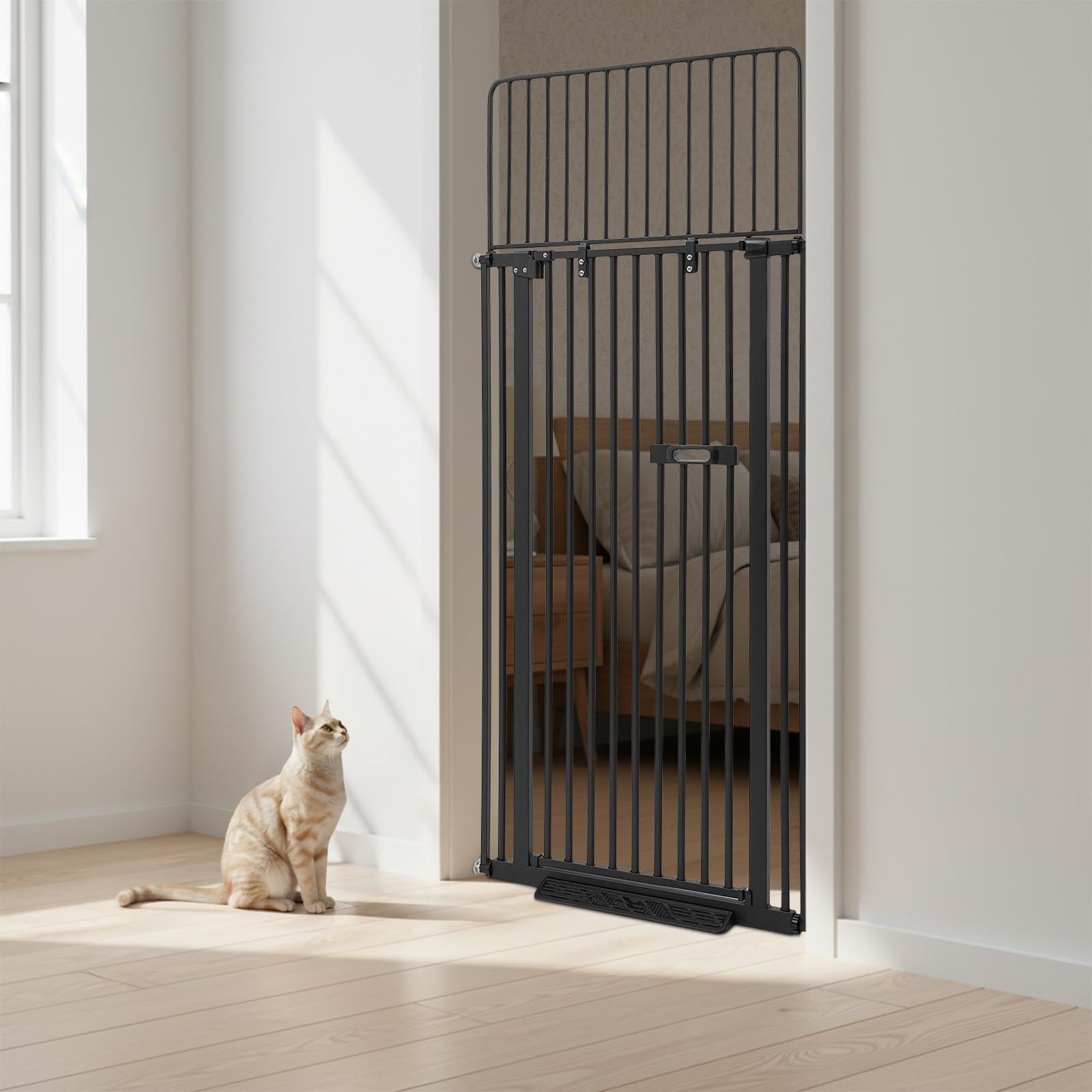 Treppenschutzgitter 135cm ausziehbar mit Tür für Katzen und Hunde | Sicherheitsgitter mit Klemmbefestigung und Doppelverriegelung für Treppe ohne Bohren 90°Stop (Schwarz)