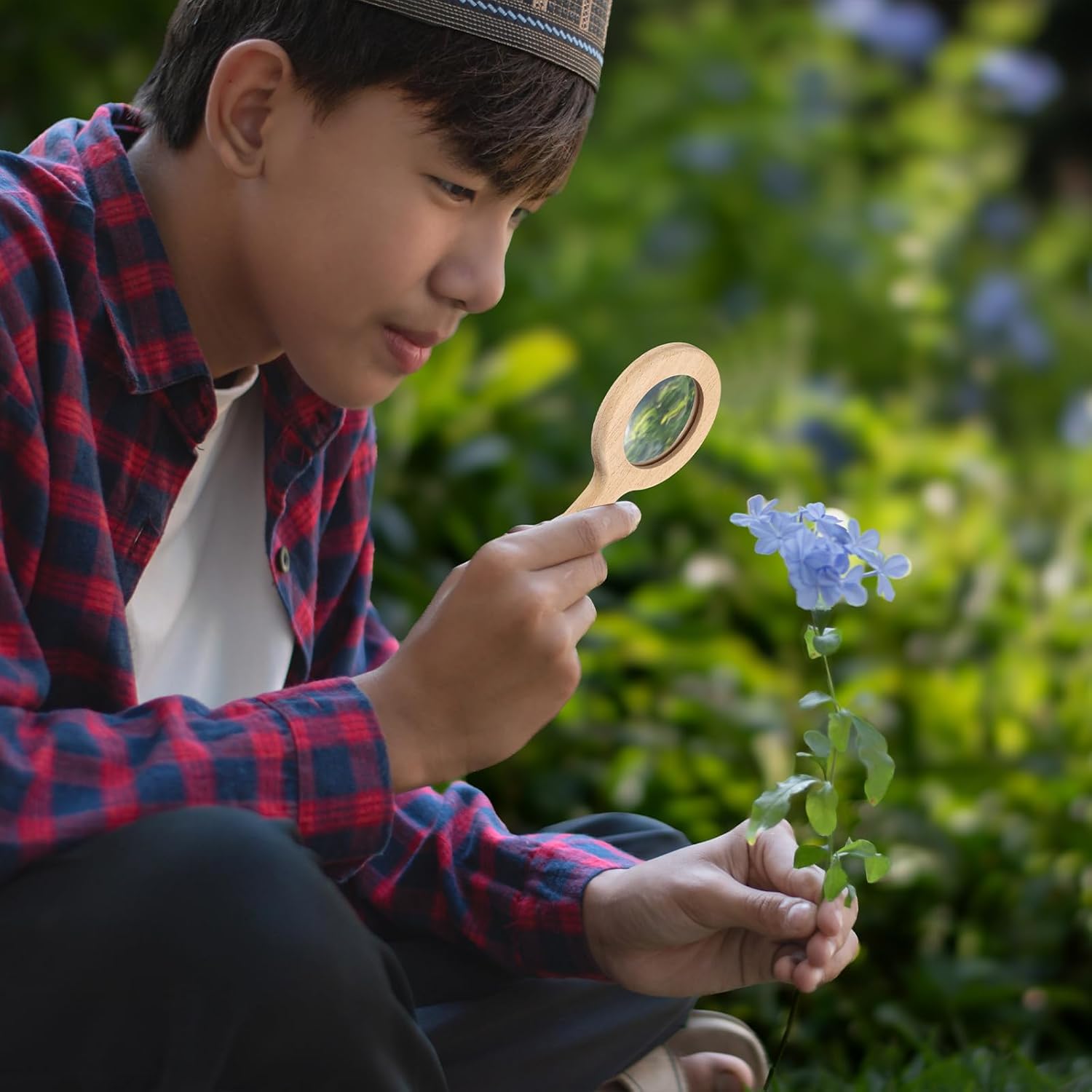 FairySandy Wooden Magnifying Glass Set of 4, Wood Natural Handheld Magnifier Wooden Learning Adventure Toy Reading Magnifier for Elderly, Outdoor Exploration, Reading, Crafts, Collectibles, 5 x 3 Inch