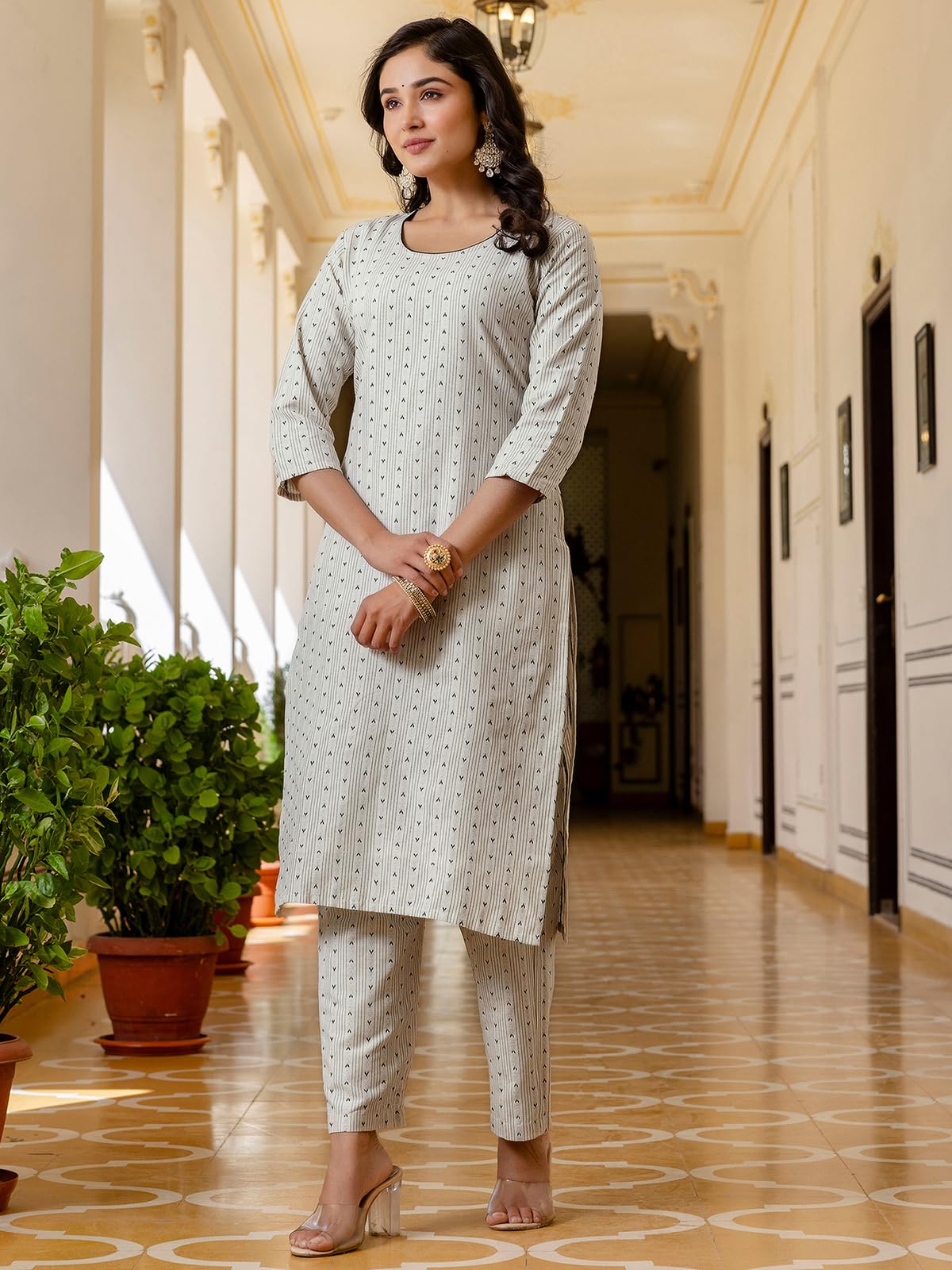 Sanisa Women's Cotton Weaving Straight Kurta With Pant And Dupatta Set (234Kbd2472Nb-L_Creme & Black)