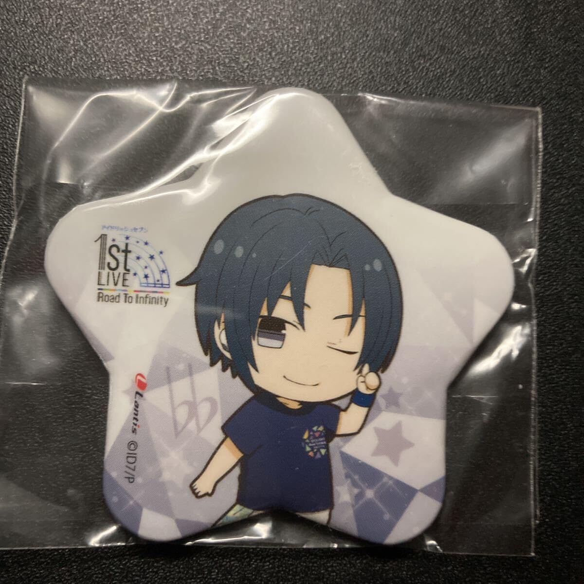 和泉一織　ブラホワ　缶バッジ アイナナ 和泉一織 ブラホワ 缶バッジ 痛バ - メルカリ