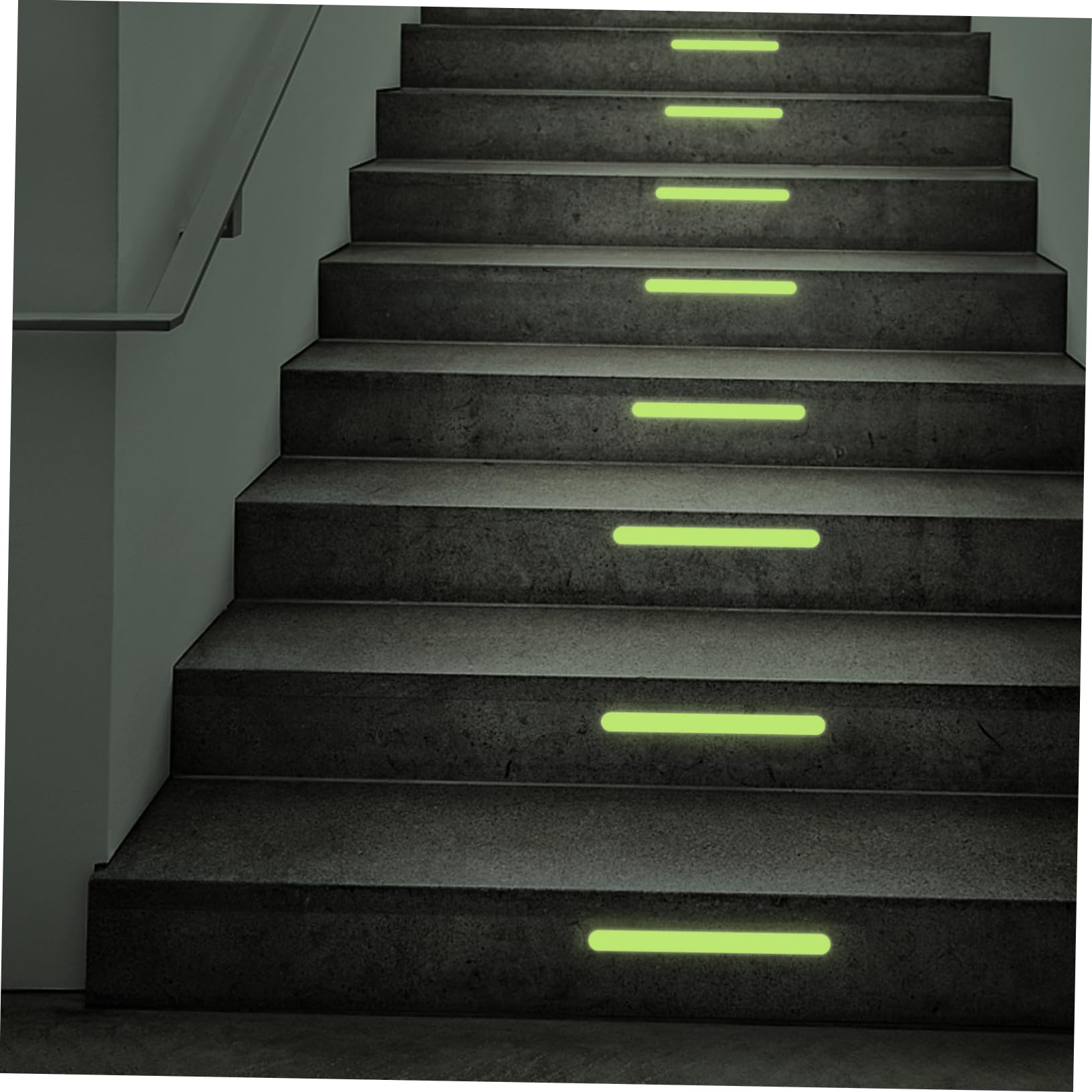 Ciieeo 2 Set Strisce Antiscivolo Riflettenti Per Scale E Vasche Da Bagno Adesivi Fluorescenti Facili Da Installare Sicurezza Ottimale Per Superfici Bagnate E Scivolose 24 Pezzi*2