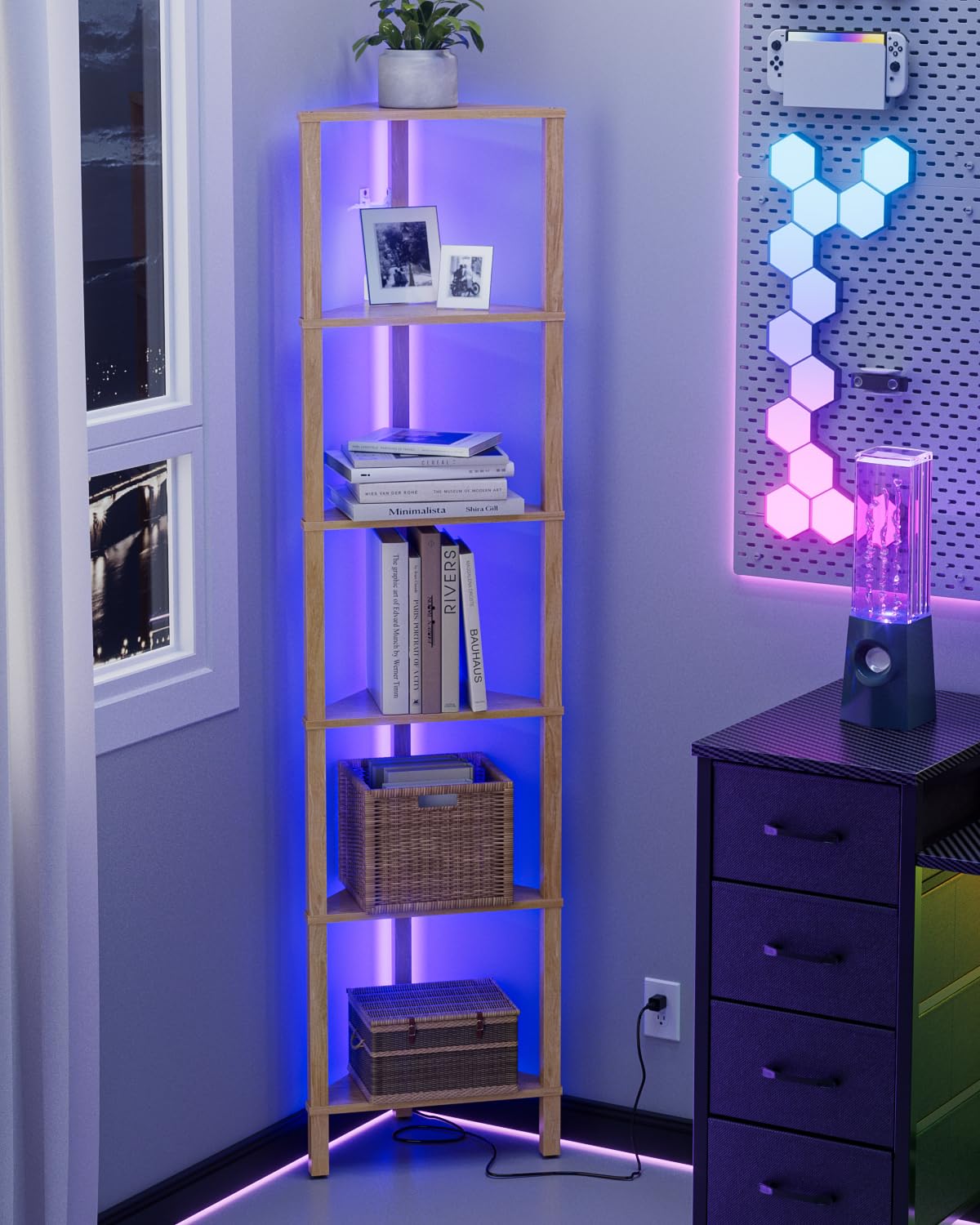 Estantería esquinera de 6 Niveles con luz LED, estantería Triangular de pie, Mueble Organizador Que Ahorra Espacio para salón, Dormitorio, Cocina o baño, Acabado Roble, 37 × 27 × 150 cm