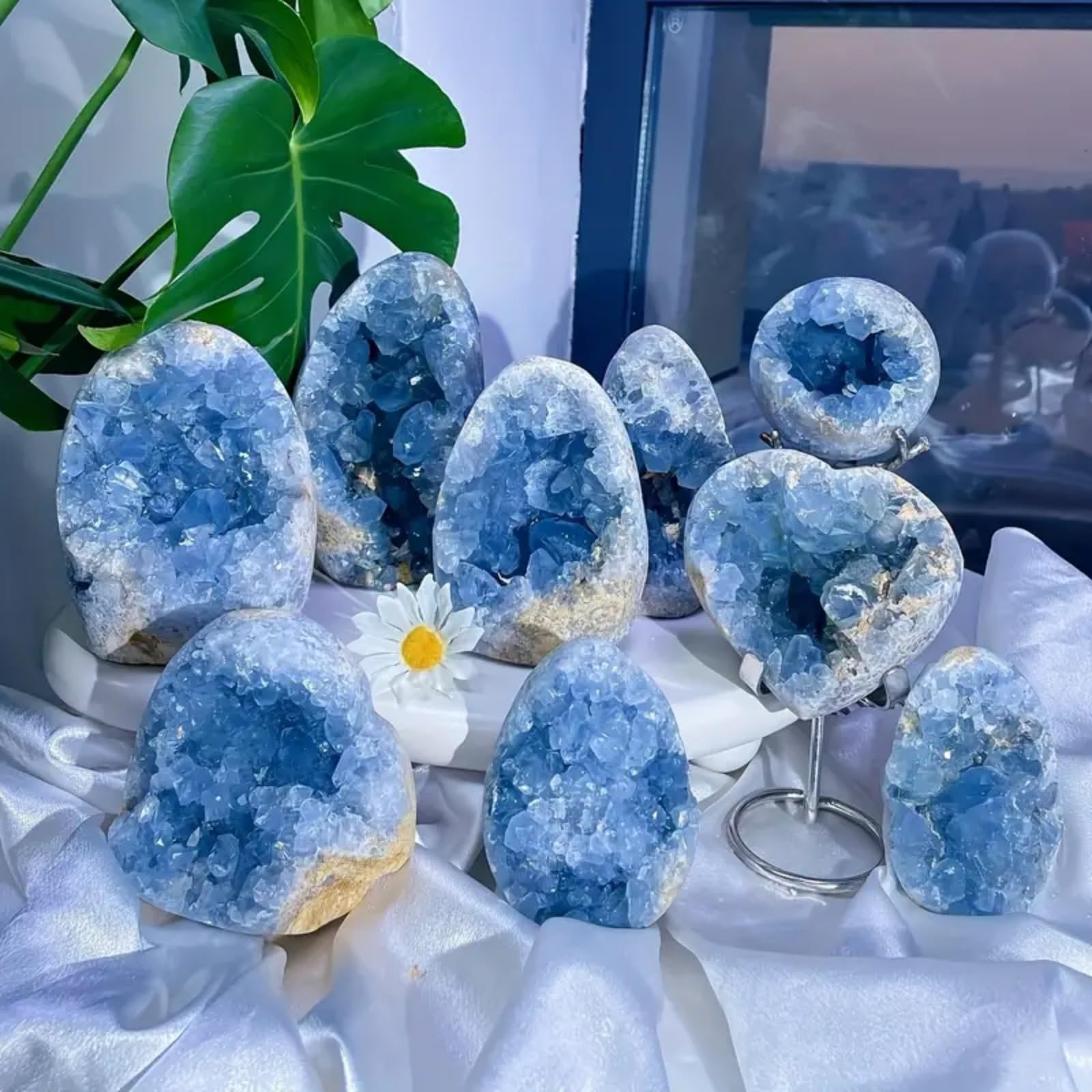 YLQUXEUV Raw Celestite Crystal Cluster Geode Egg – for Home/Office Decor (600-800g, 5-10cm)