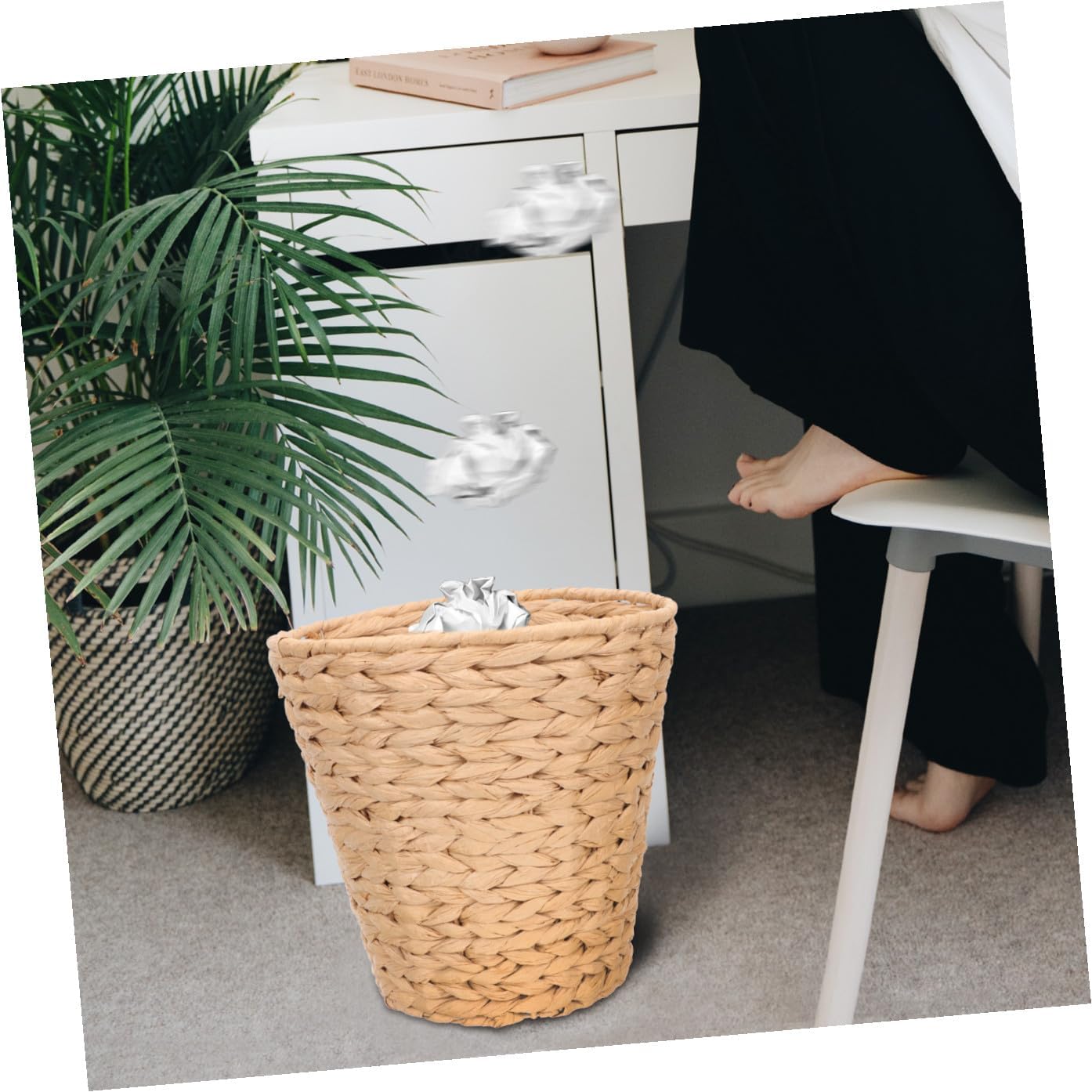 ARTIBETTER 0.78kg Woven Trash Can Rustic Rattan Storage Basket for Home Organization Lightweight and Sturdy Design for Bathroom Bedroom Kitchen and Office Use