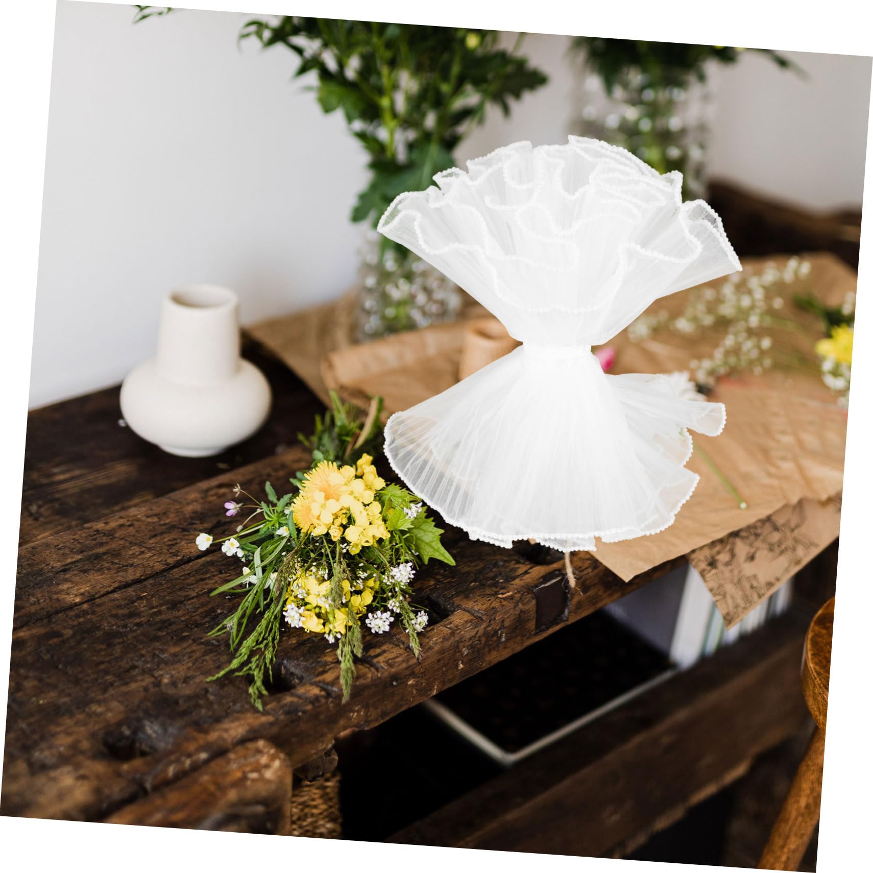 Homoyoyo Floral Wrapping Crinkled Mesh Gauze for Crafts and Bouquet Decoration Elegant Tulle Sheet for Present Packaging and Floral Arrangements