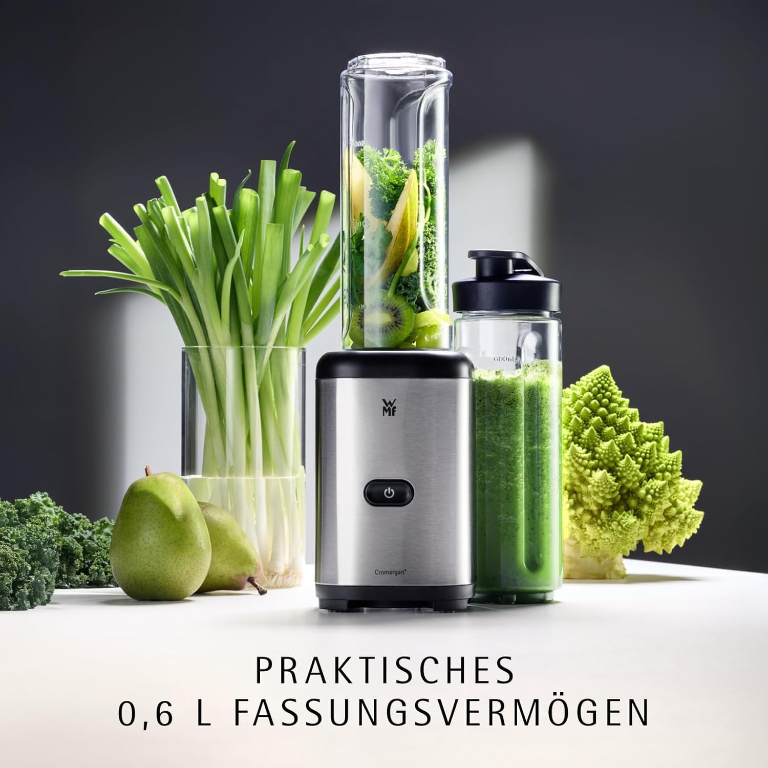 WMF Küchenminis Smoothie-to-go, Smoothie Maker klein, Mini Standmixer mit zwei Mix-/Trinkbehältern 0,6l, 300 W, edelstahl matt