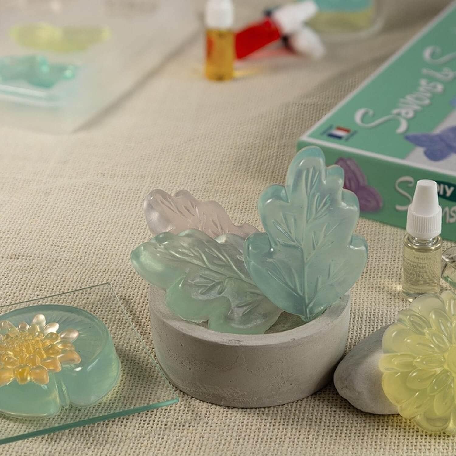 Sentosphère - Savons et Senteurs Nature - Coffret de savonnettes - kit DIY - Nénuphar, lotus, papillons ou grenouilles - A partir de 8 ans - 224