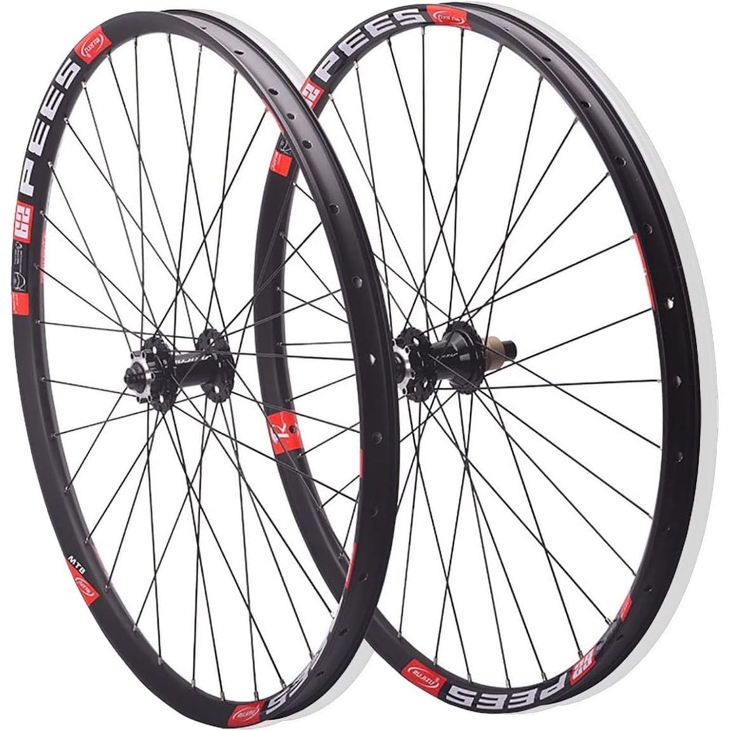 Roues de vélo de route et montagne noires pour randonnée active