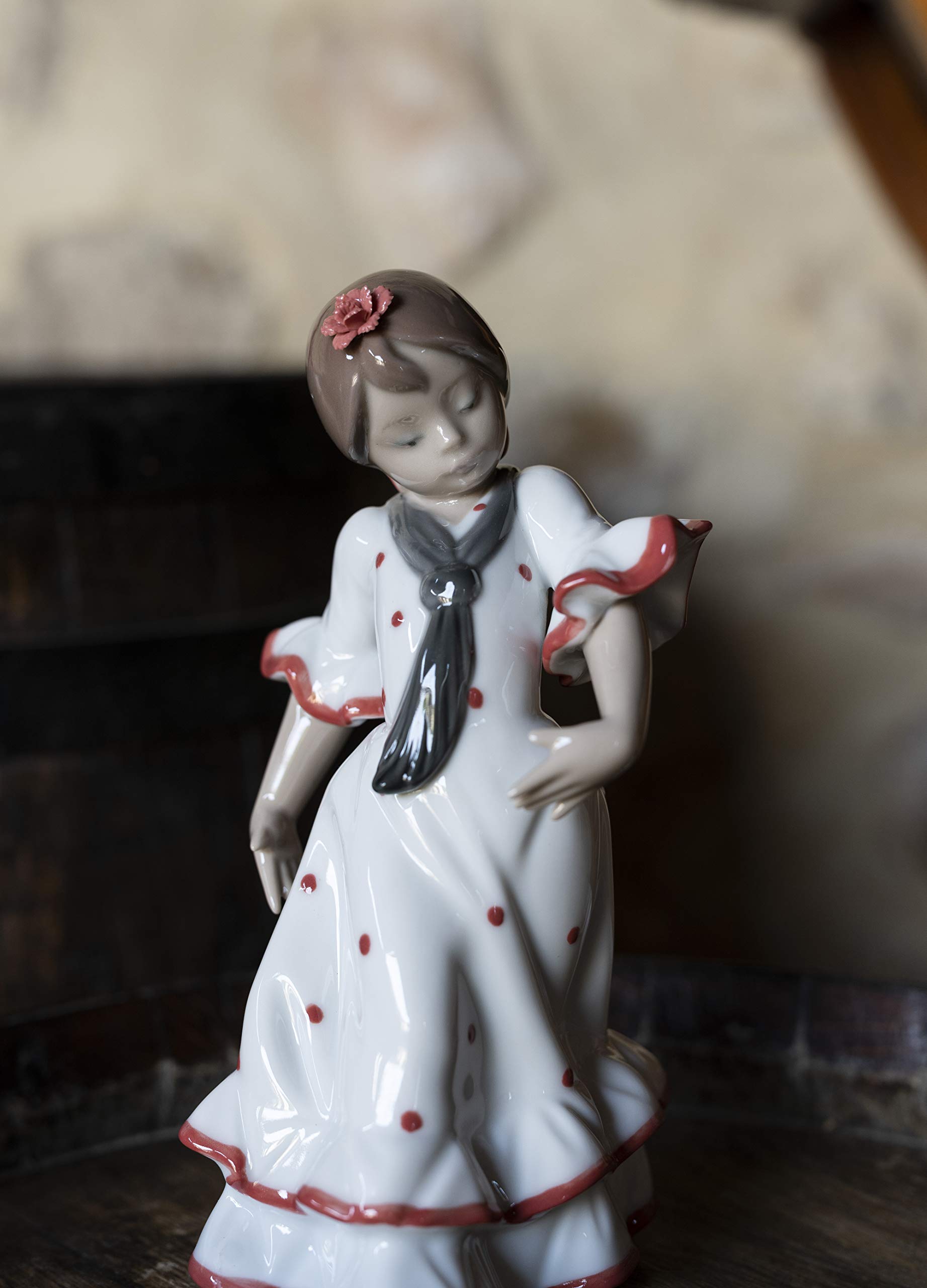 Amazon.com: LLADRÓ Juanita Flamenco Dancer Girl Figurine. Red