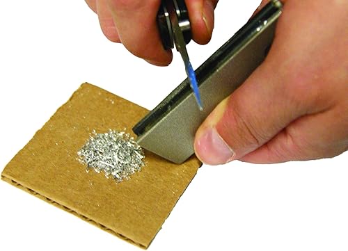 Miniatura 2 de UST MagBar - Arrancador de fuego con diseño duradero y ligero, varilla de ferro integrada y borde dentado para senderismo, camping, mochilero y