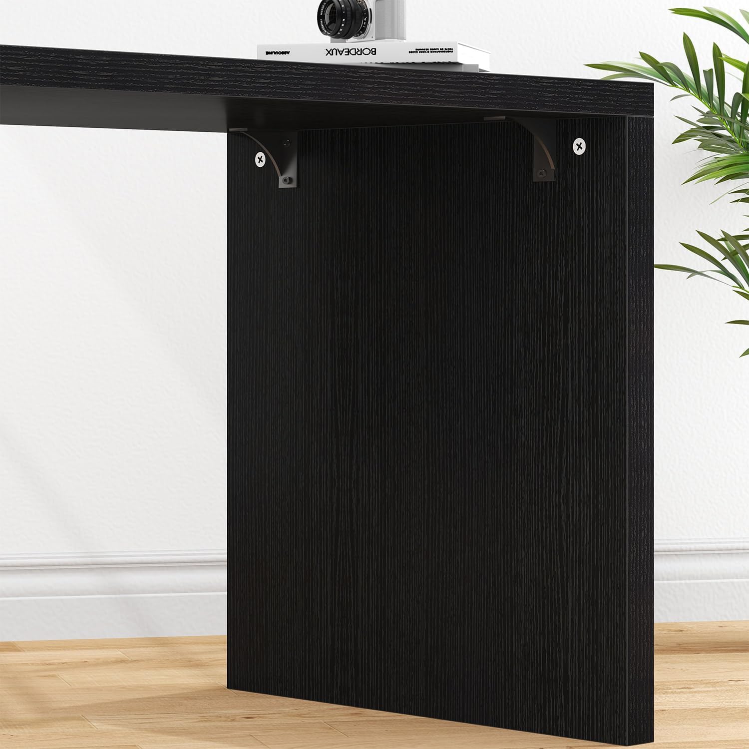 Жакын план view of the three storage drawers on the HSH L-Shaped Computer Desk.