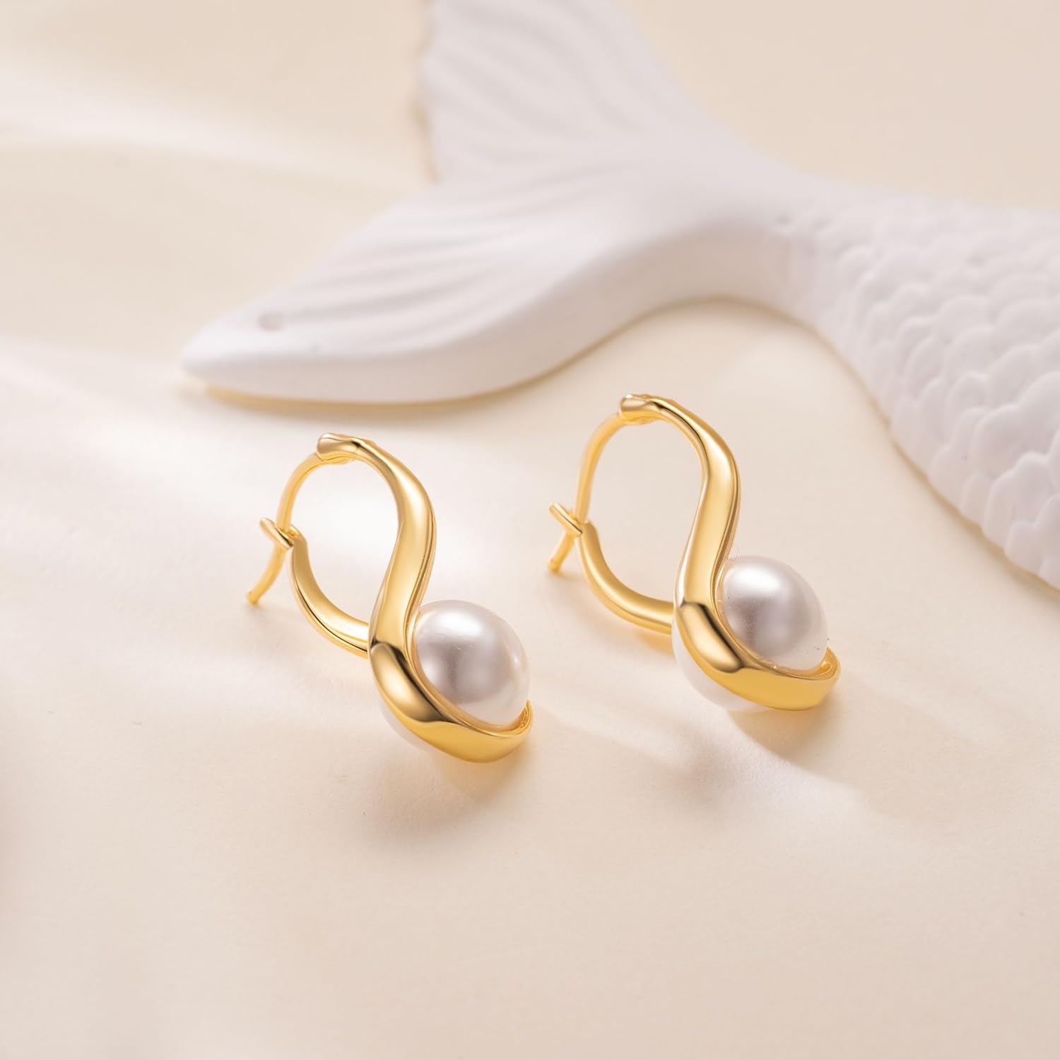 Pearl Earrings for Women Gold Hoop Earrings Solitaire 14K Gold Earrings for Women Teardrop-Shaped with Twisted Lines Eye-catching Pearl Drop Dangle Hoop Earring for Womens - Image 3