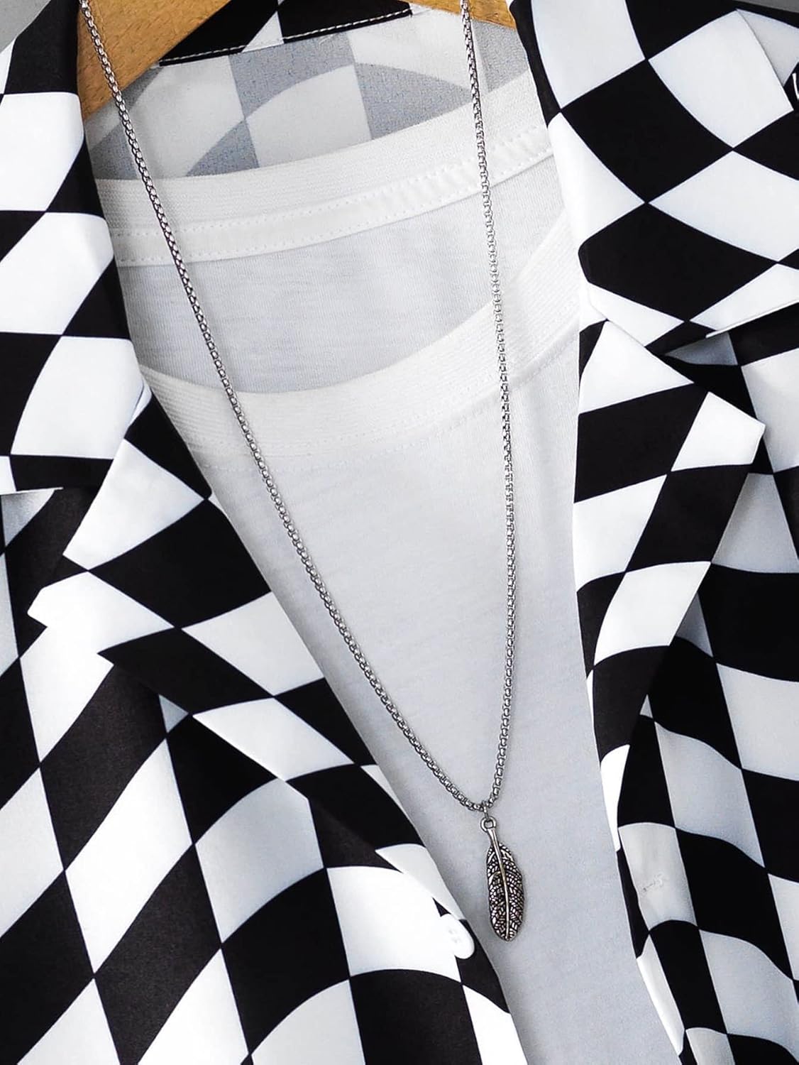 Milumia Men's Floral Button Down Hawaiian Shirt Lapel Neck Short Sleeve Aloha Beach Shirts - Image 4