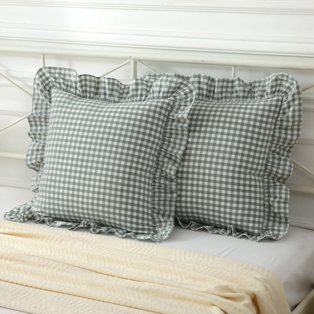Mywinlle Lot de 2 Housses de Coussin Vintage à Volants en Coton délavé pour canapé, lit et Salon - 66 x 66 cm - Vert