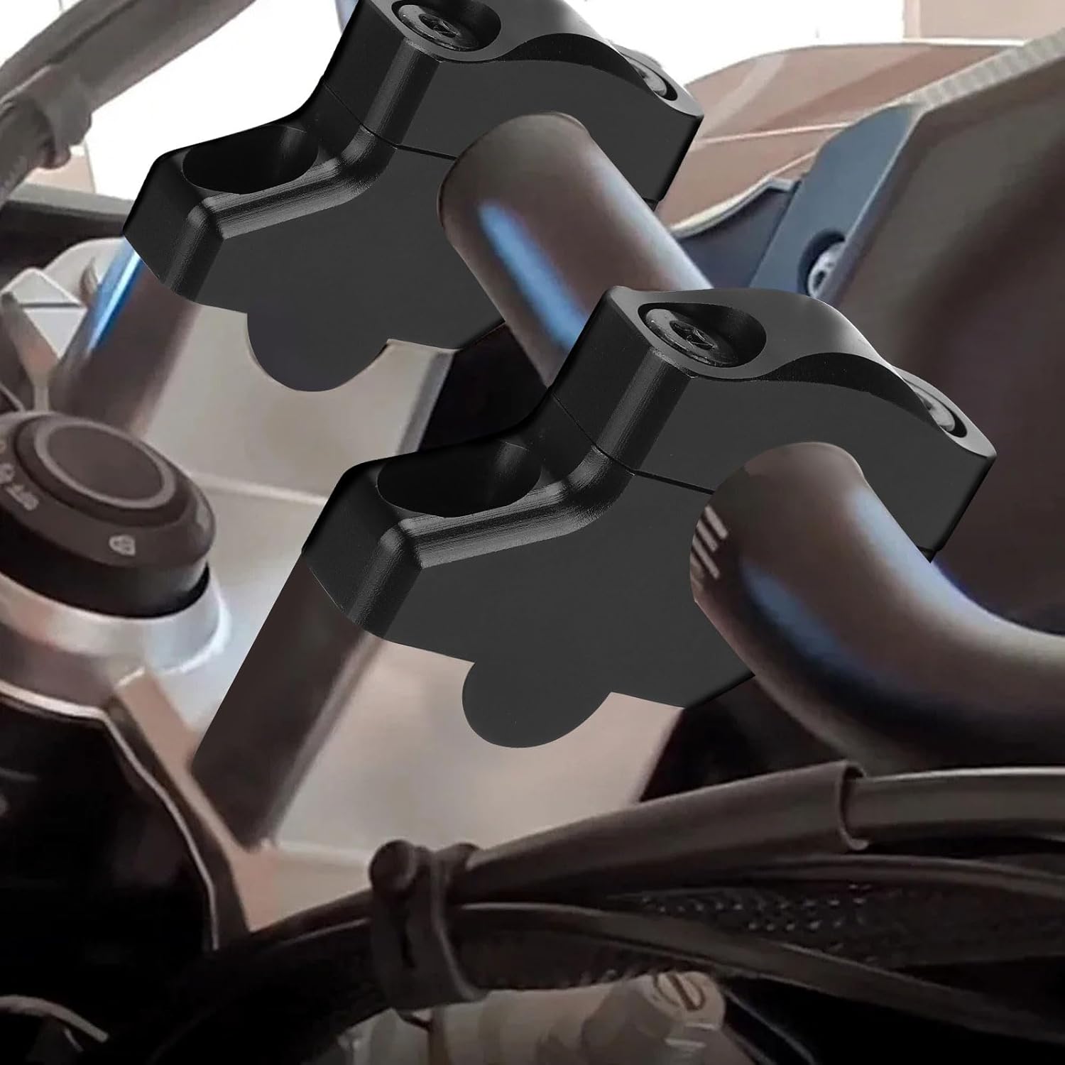 7/8'' 22mm Motorcycle ATV Dirt Bike Handlebar Risers With Clamps, Fit for Grom MSX125 / CRF 250L, KLR650, FZ1 / FZ8 / TW, DRZ 400/S/V-Strom (Black)