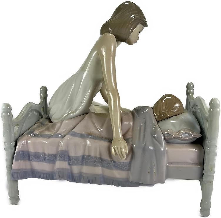 Lladro Sleep Tight Collectible Figurine #05900 Retired Glazed Finish